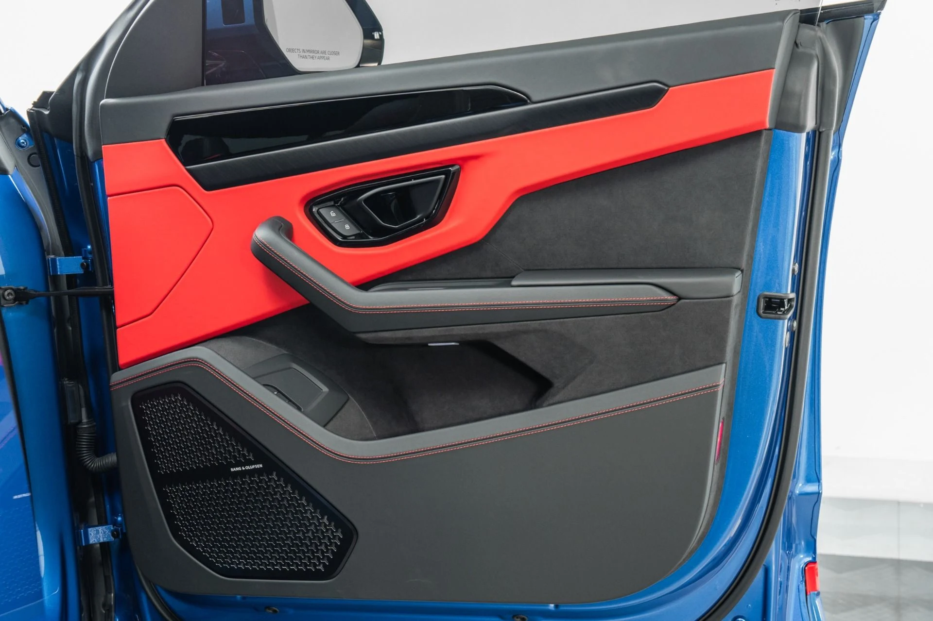 mph045_3912239408_Used_2025_Lamborghini_Urus_SE_Bang_and_Olufsen_Audio_Two_Tone_Interior_789_Horsepower_1773150487_d05805fc1f