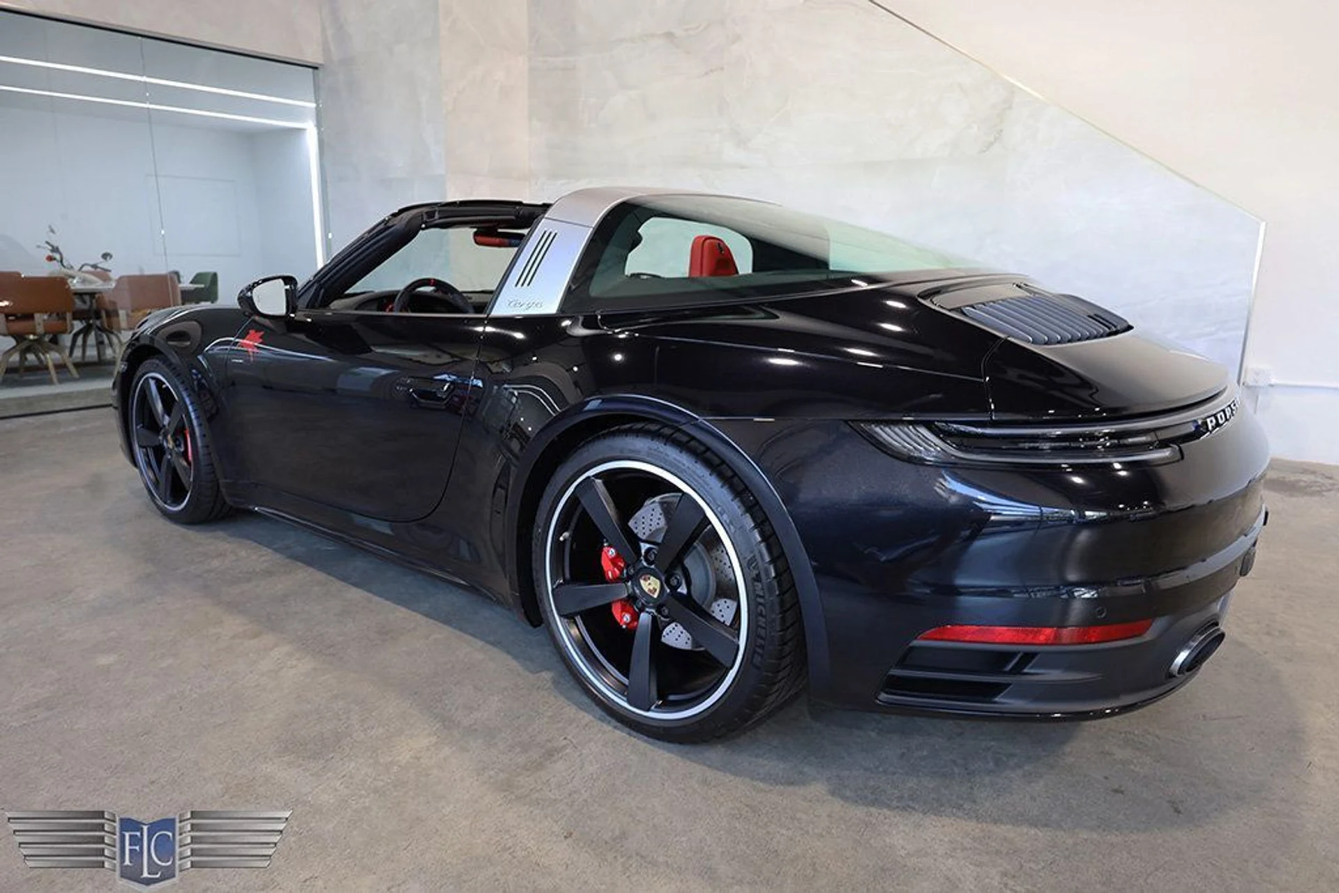 mph045_3912635071_used_2024_porsche_911_targa4s_9689_22903076_46_1024_ad0d1441a0