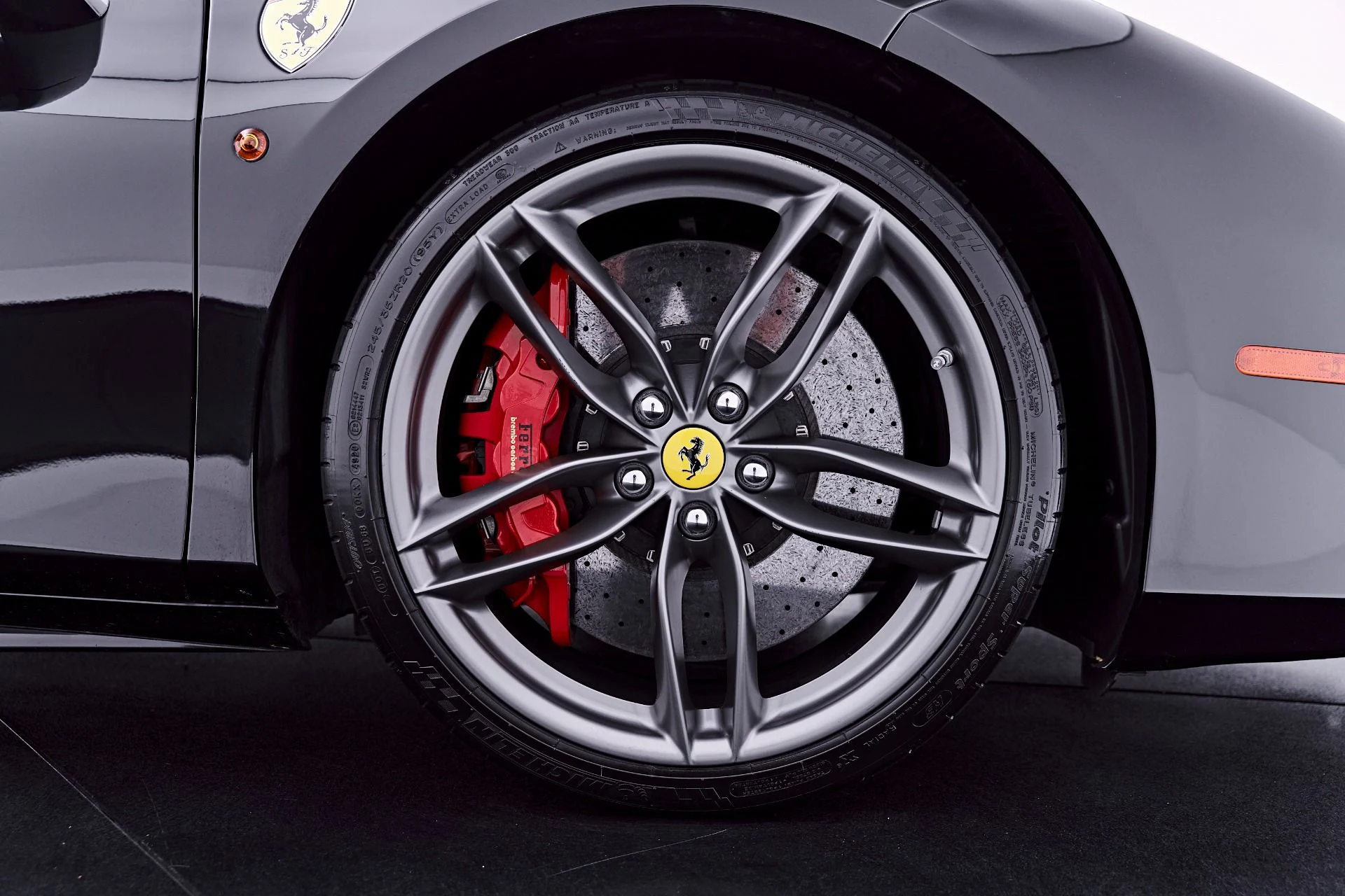 mph045_3918686511_Used_2018_Ferrari_488_Spider_Base_1782759874_085aecbc92