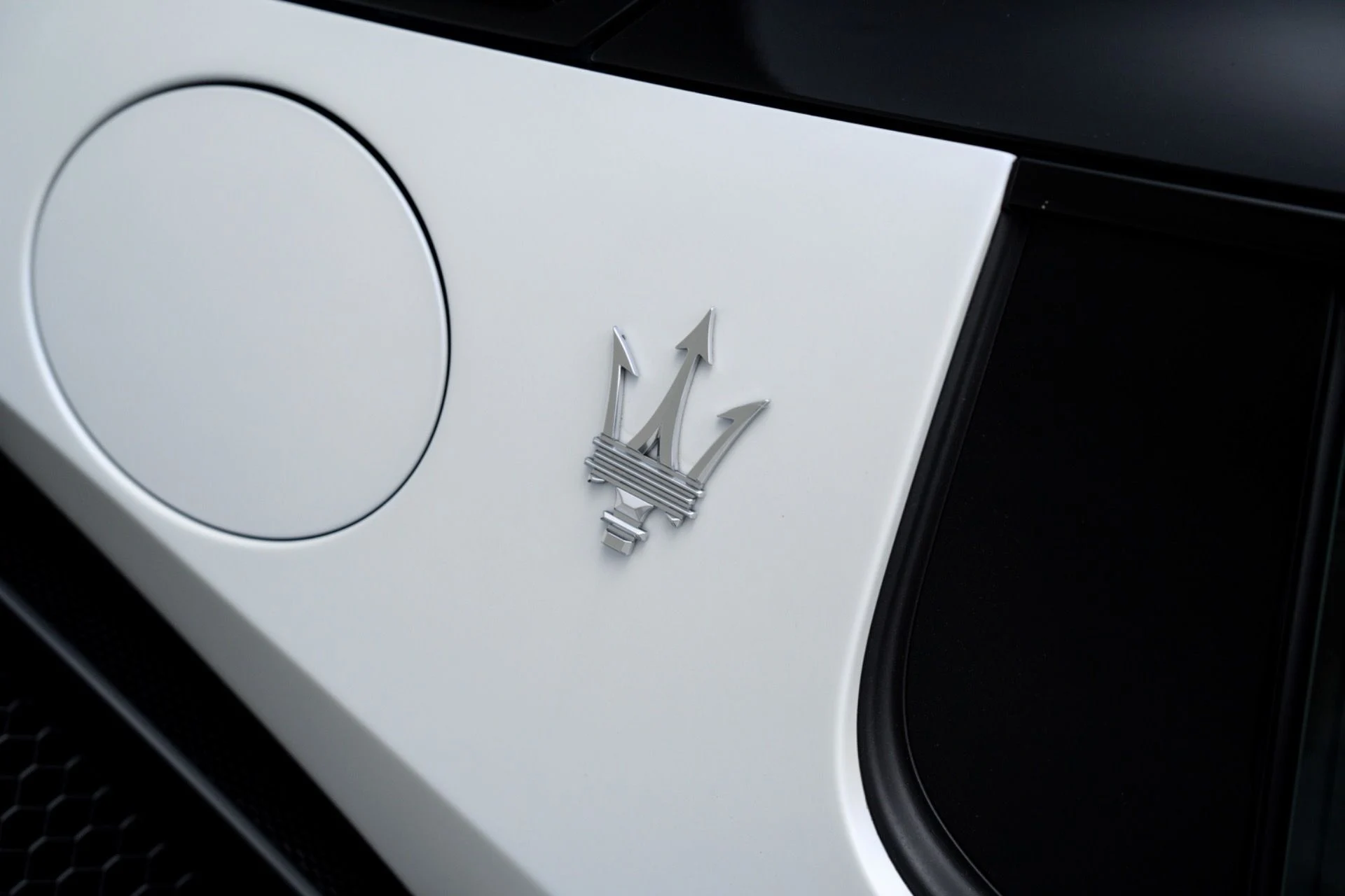 mph045_3929856900_Used_2022_Maserati_MC_20_1777496451_11e899451d