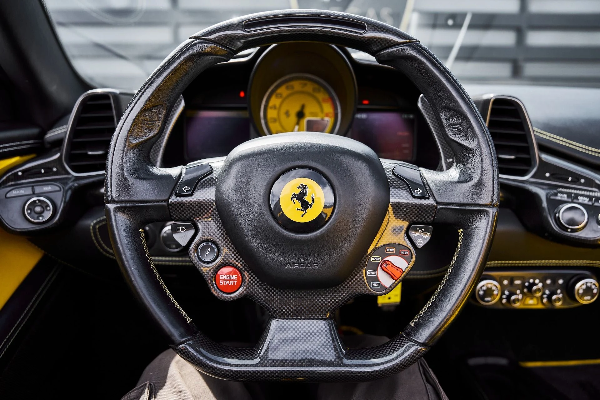 mph045_3958363434_Used_2013_Ferrari_458_Spider_Base_1778089101_c36cfa8524