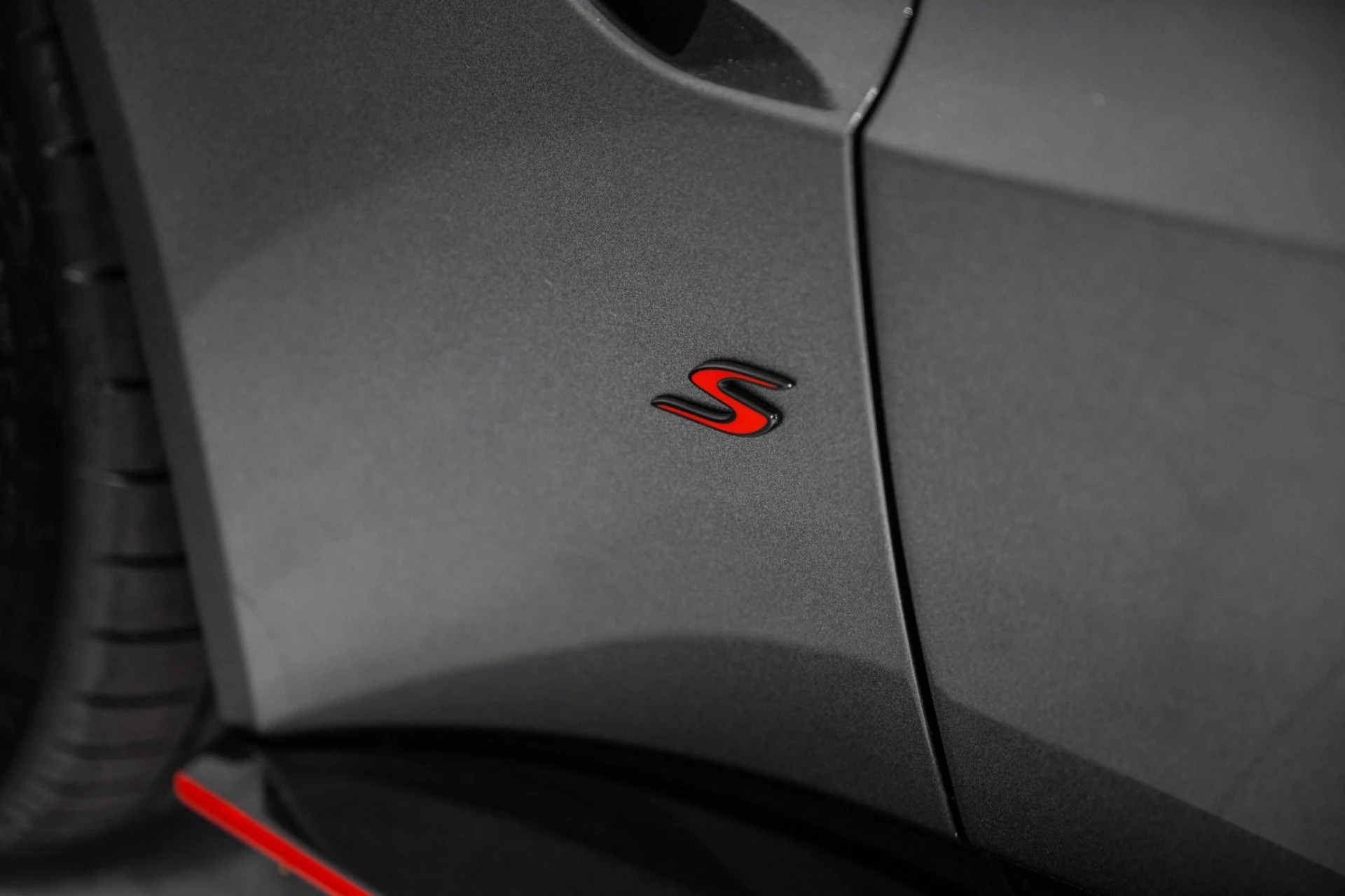 mph045_3962662930_New_2026_Aston_Martin_Vantage_S_1776402995_3346fcd973