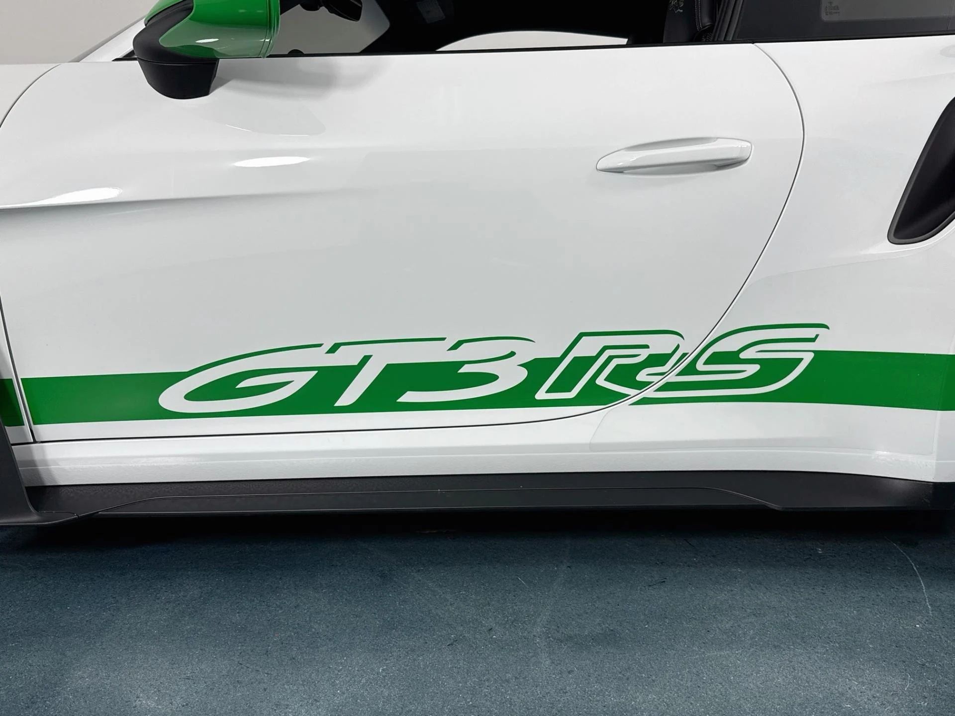 mph045_3974350677_Used_2024_Porsche_911_GT_3_RS_1786469529_2954152690