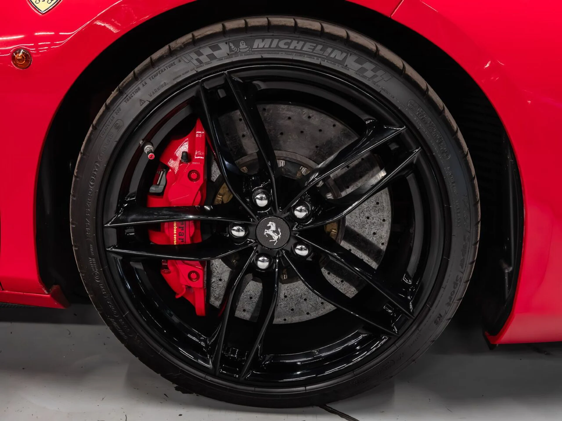 mph045_3986364533_ferrari_488_gtb_2017_ffdd539603