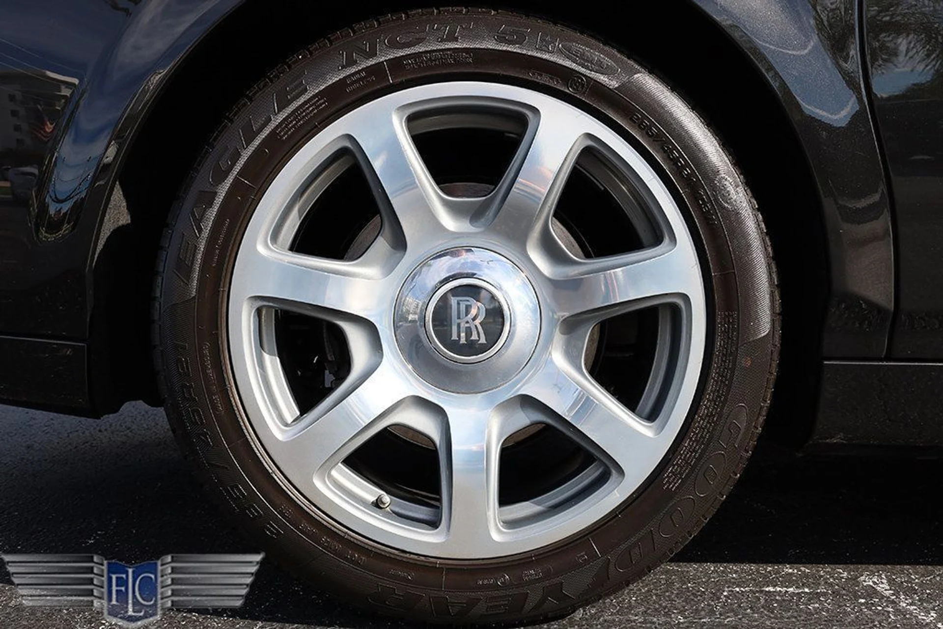 mph045_3993391785_used_2016_rolls_royce_phantom_4drsedan_6305_22959100_46_1024_852d891c41