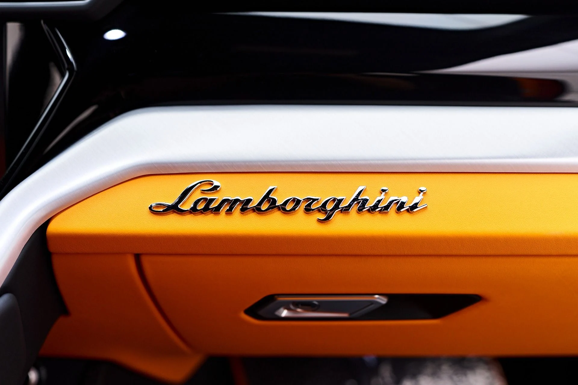 mph045_4077889157_Used_2022_Lamborghini_Urus_1748996813_8229d052f3