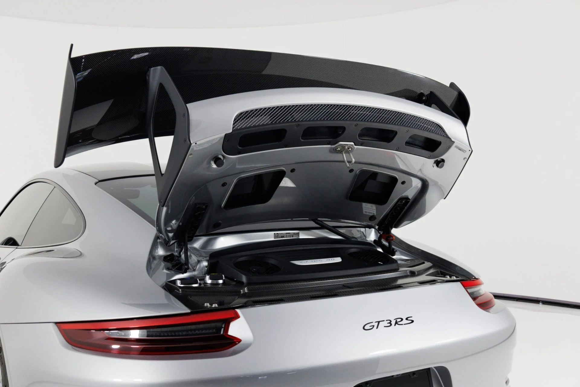 mph045_4078932910_Used_2019_Porsche_911_GT_3_RS_1778792364_9690b257b9