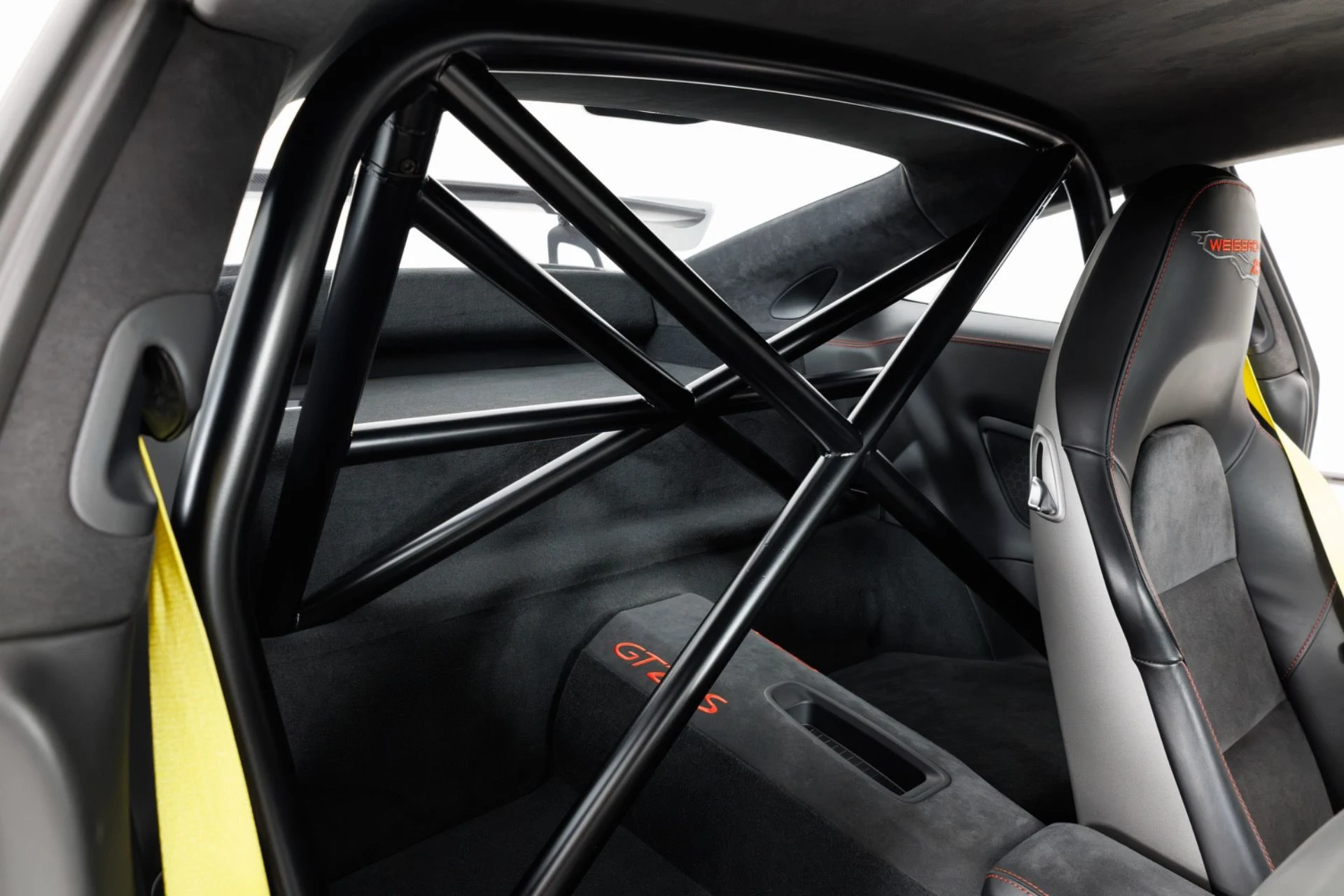 mph045_4094998123_Used_2018_Porsche_911_GT_2_RS_1791916169_fb317bc3b6