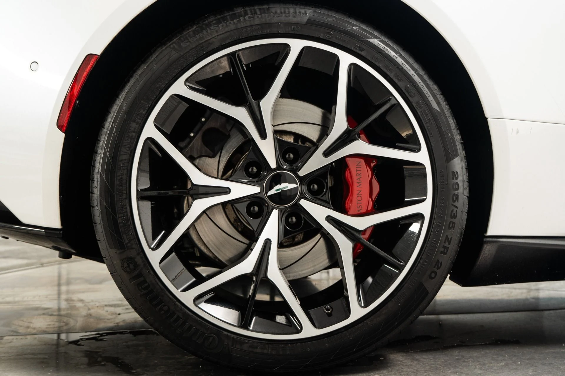 mph045_4099782107_Used_2019_Aston_Martin_DB_11_Volante_1760477407_6793ea4776