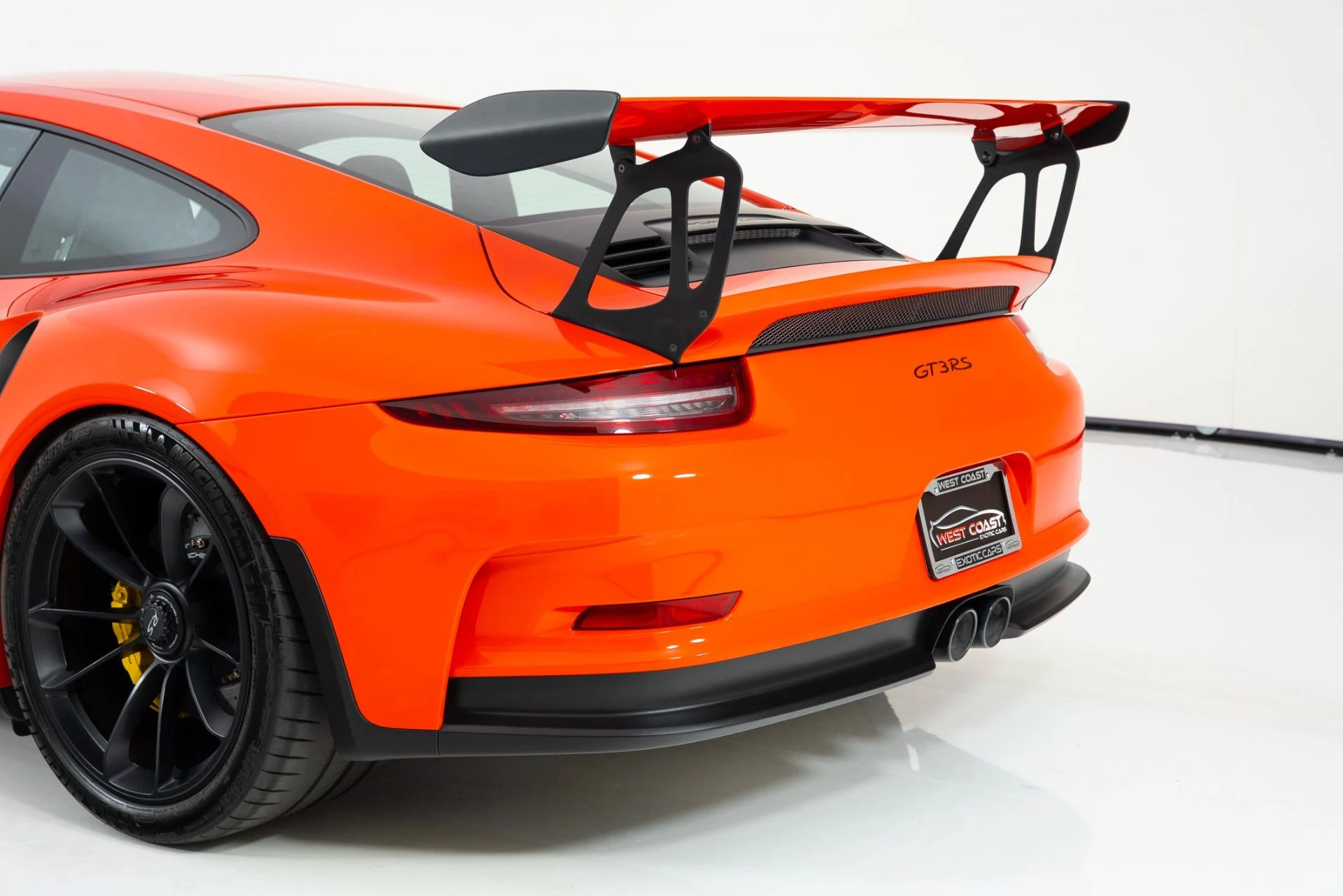 mph045_4100025730_Used_2016_Porsche_911_GT_3_RS_1754423368_3262fce528