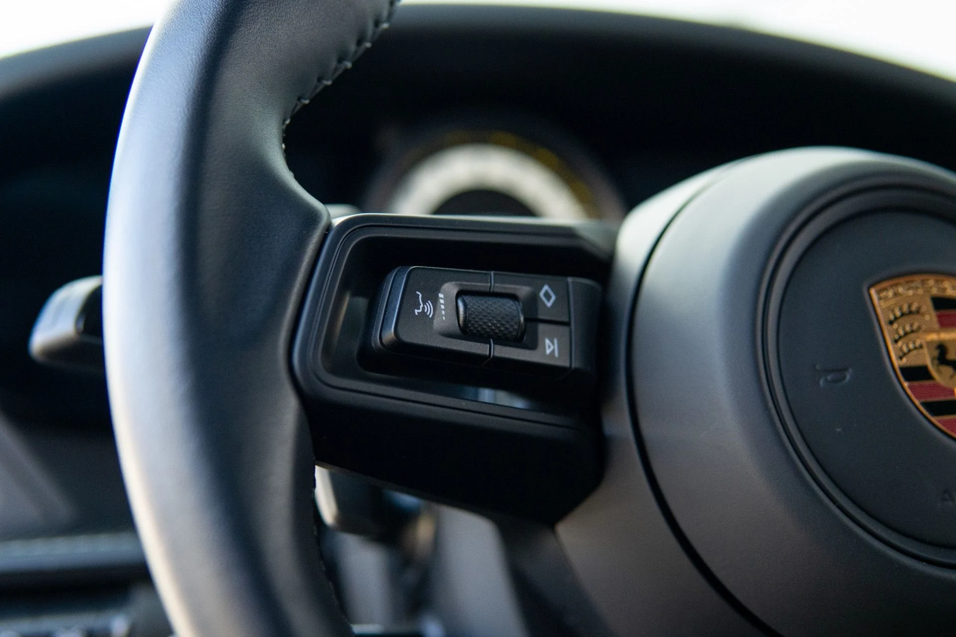 mph045_4106270686_Used_2022_Porsche_911_GT_3_1769096243_1a2a3c7111