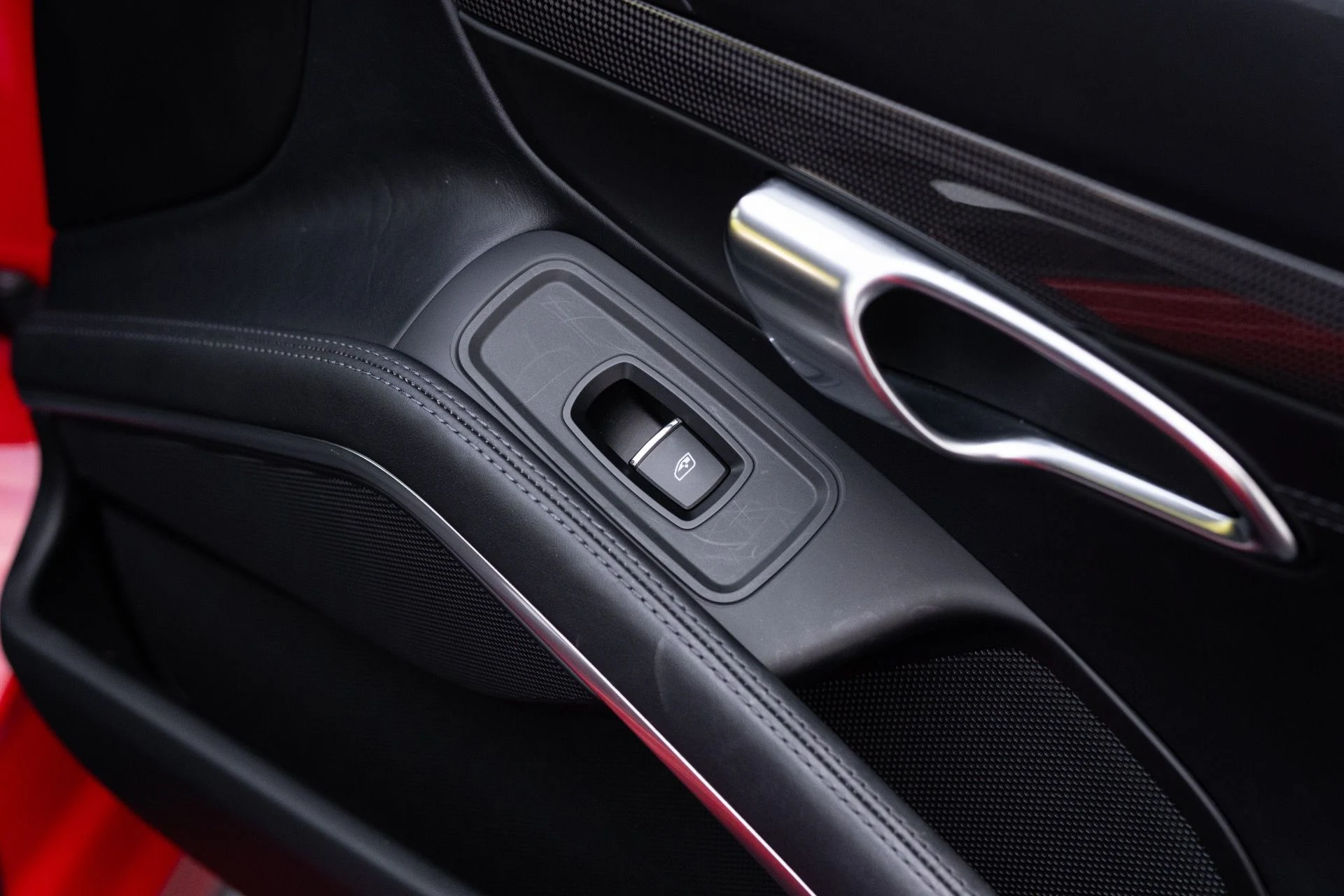 mph045_4115661339_Used_2019_Porsche_911_Turbo_S_1778703319_01dfecce38