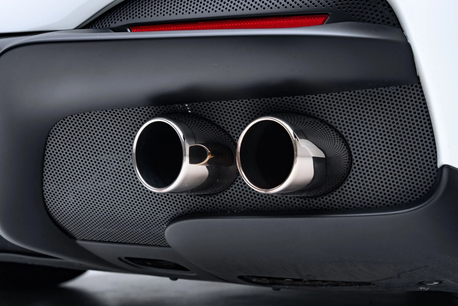 mph045_4124072583_Used_2022_Ferrari_Portofino_M_1773357506_e4fc7dcc96