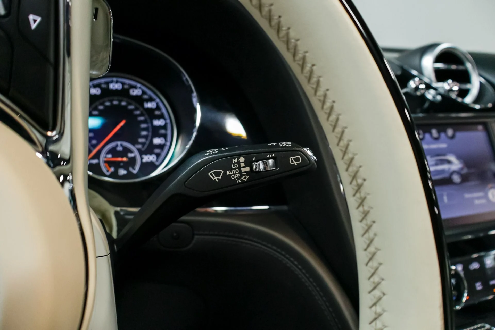 mph045_4130692653_Used_2020_Bentley_Bentayga_V8_1760480790_44d8e7df98