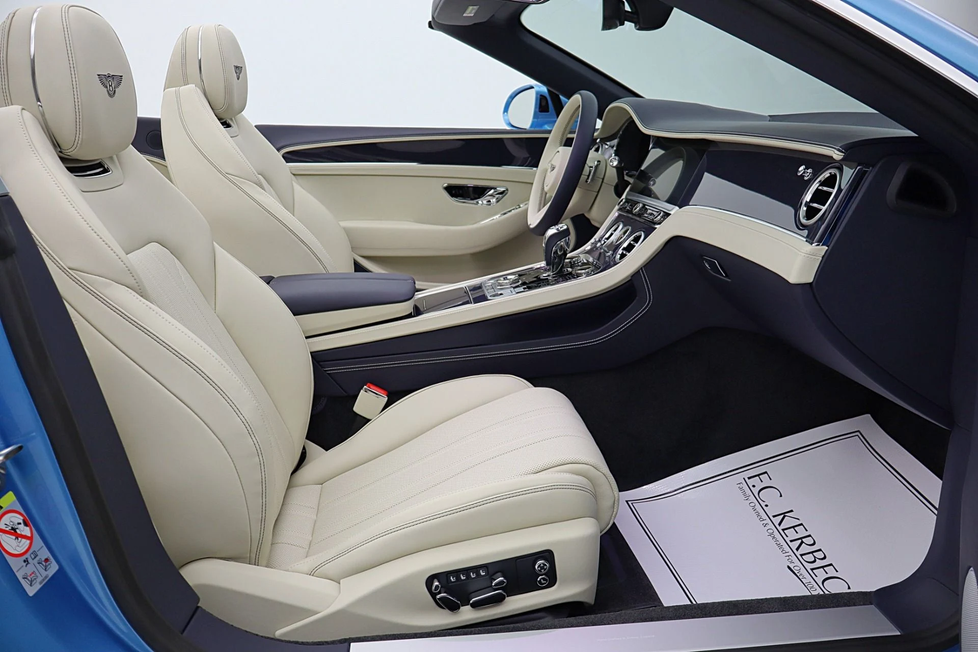 mph045_414199221_New_2026_Bentley_Continental_GTC_170c49f116
