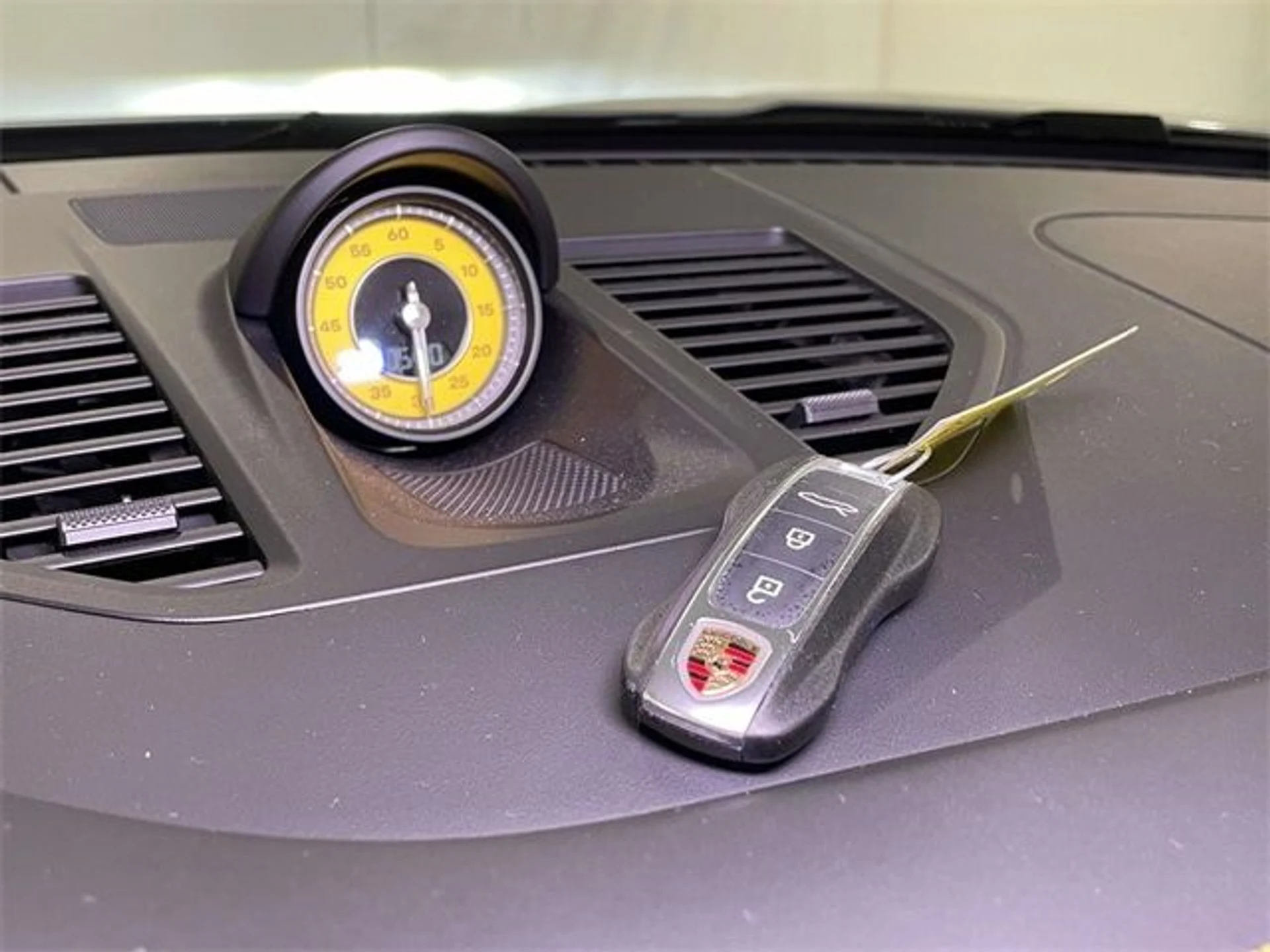 mph045_4157602512_09854724278975a264bb340243a75410x_437905be63