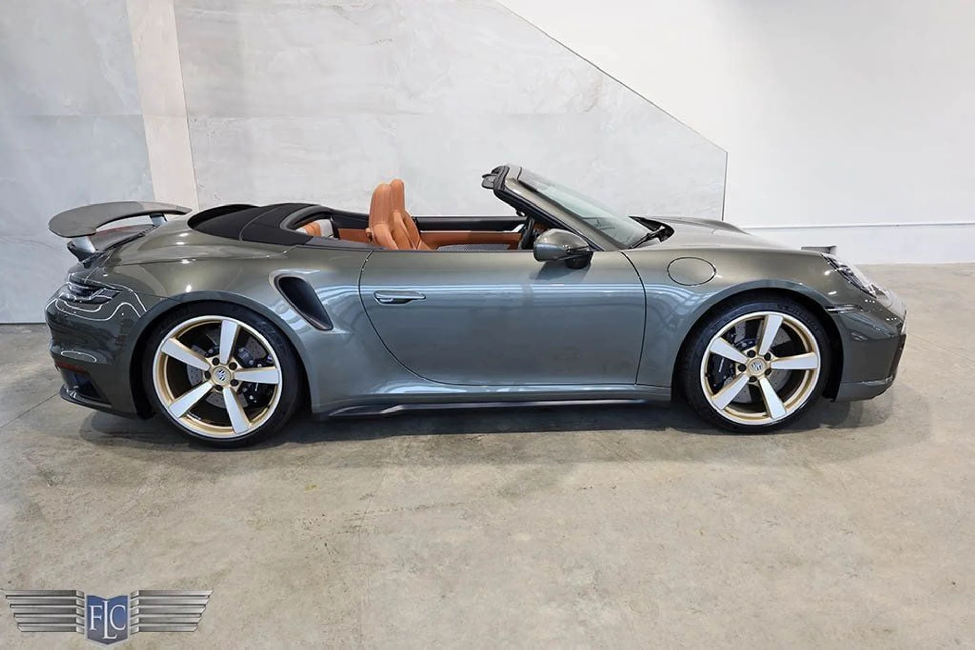 mph045_4171350857_used_2024_porsche_911_turboscabriolet_9689_22927458_46_1024_ad893ffbb6