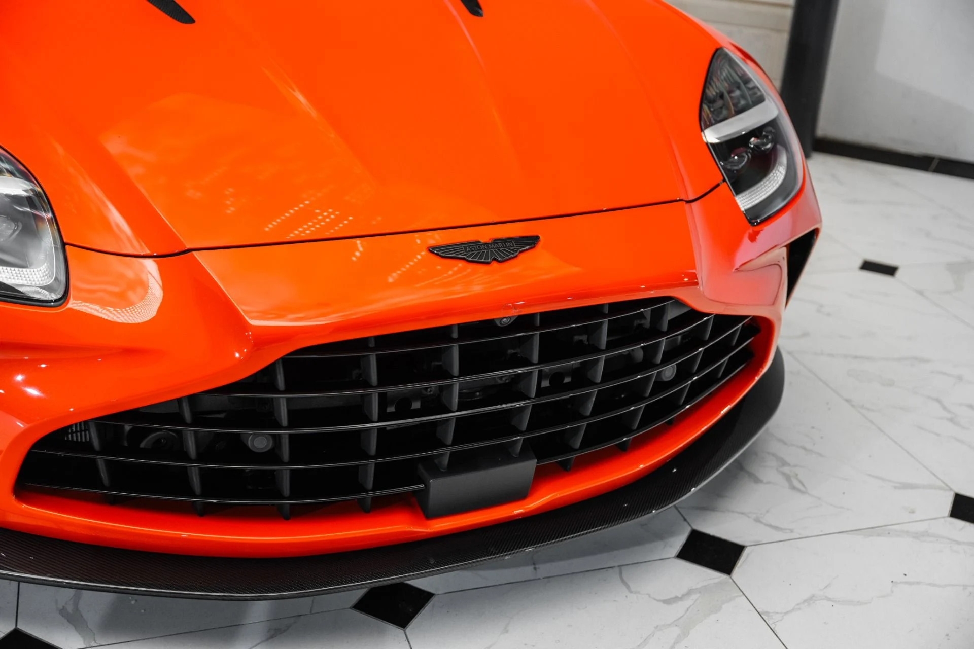 mph045_4175483568_Used_2025_Aston_Martin_Vantage_1754335114_fe65cca541