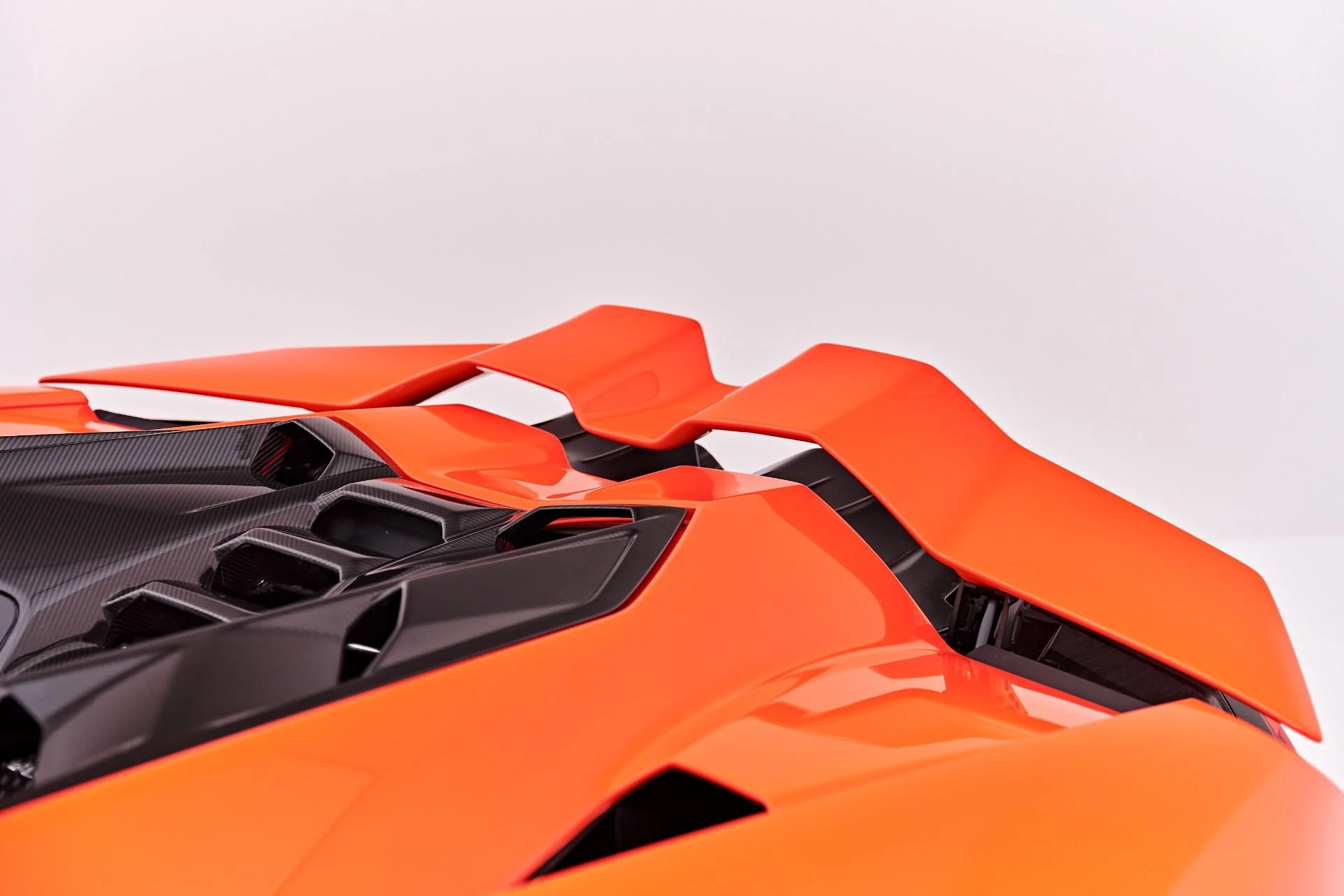 mph045_4181707684_Used_2024_Lamborghini_Revuelto_Base_1786150947_e10784c603