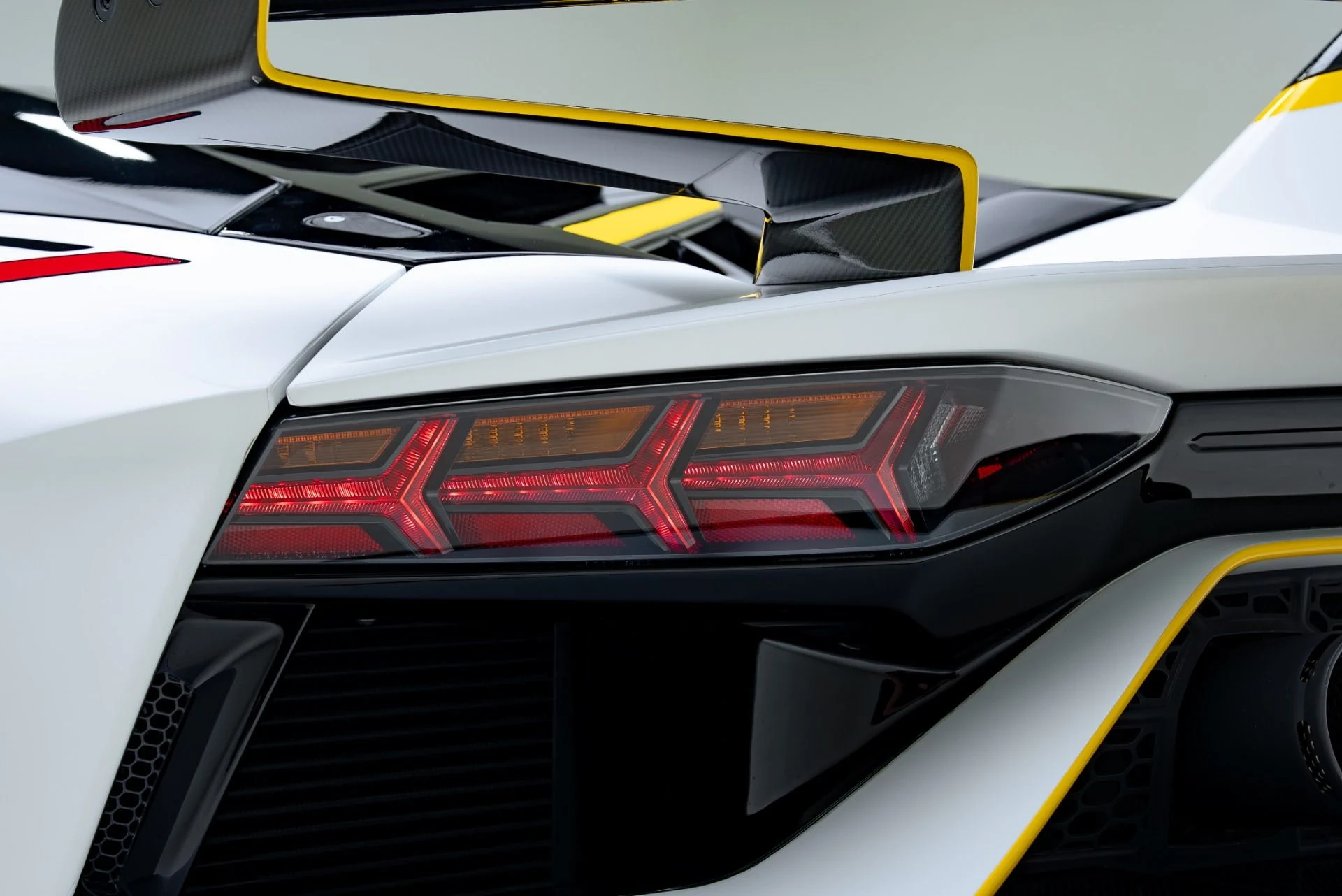 mph045_4182000169_Used_2021_Lamborghini_Aventador_LP_770_4_SVJ_1776372314_234a53c60c