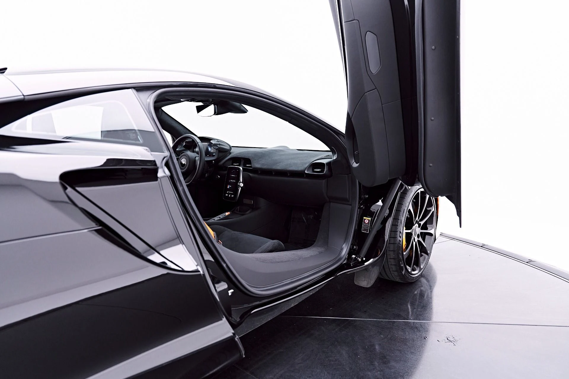 mph045_4216234205_Used_2026_Mc_Laren_Artura_Vision_1777507502_aa874c6f2f