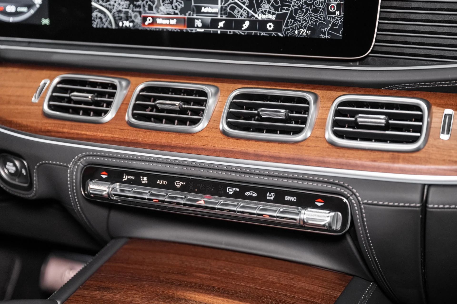 mph045_4216425224_Used_2023_Mercedes_Benz_GLS_Maybach_GLS_600_1762355740_9224eda64c