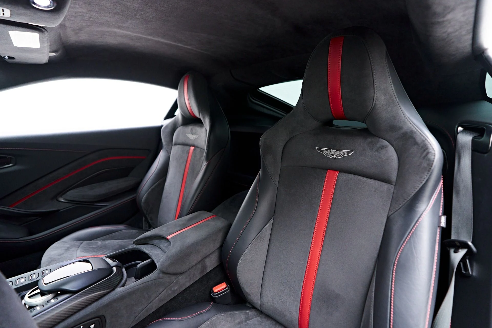 mph045_4242959271_Used_2022_Aston_Martin_Vantage_F1_Edition_1756259692_42fb533736