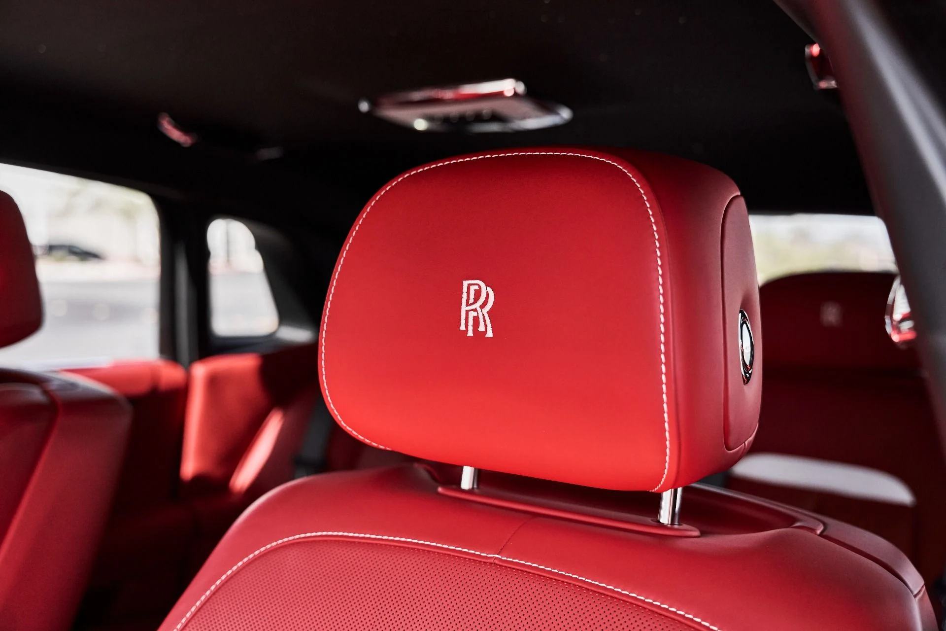 mph045_4270833054_Used_2024_Rolls_Royce_Ghost_Base_1781229704_bed3f54742