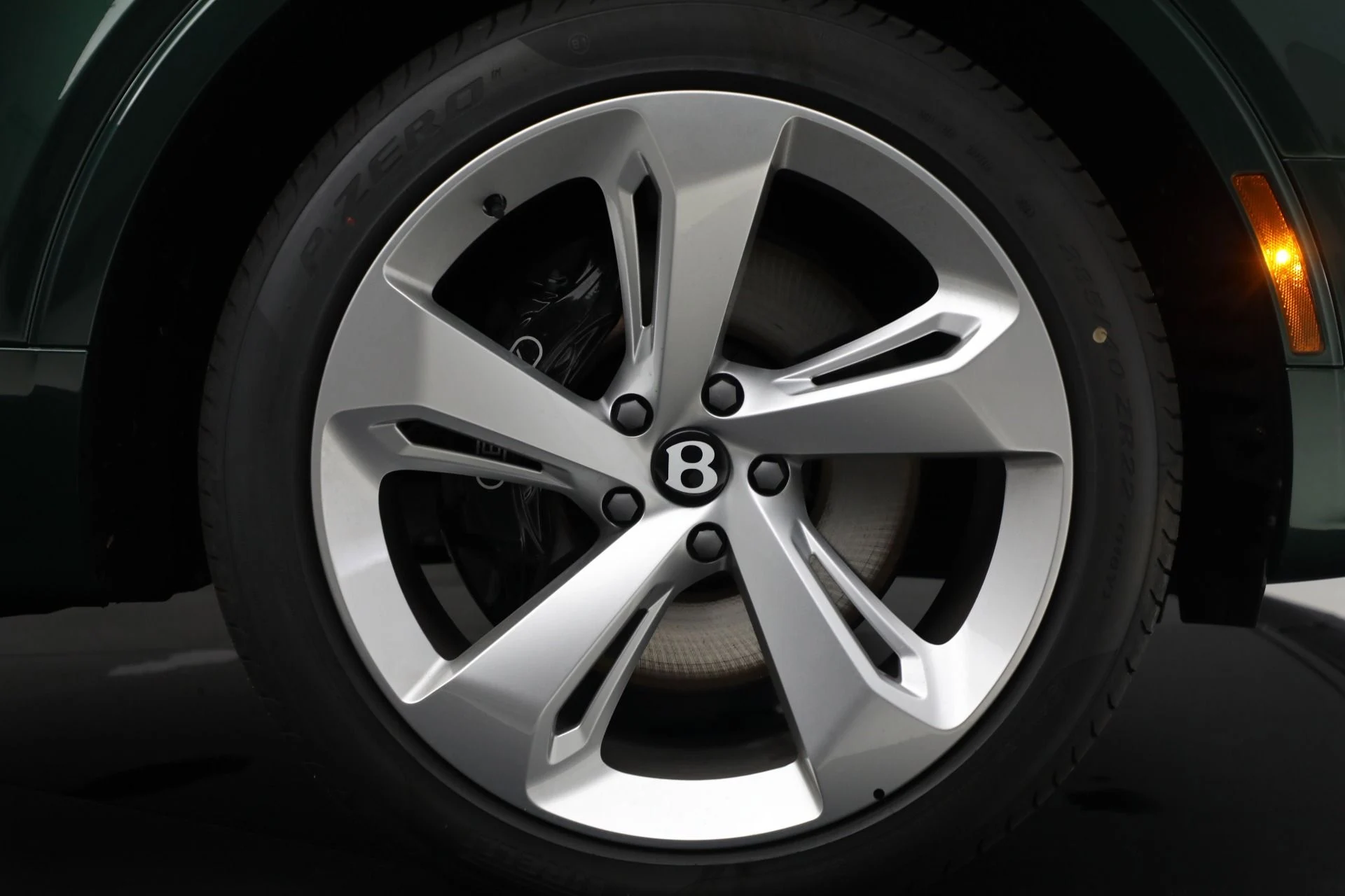 mph045_4272043401_New_2025_Bentley_Bentayga_V8_492dcc717f