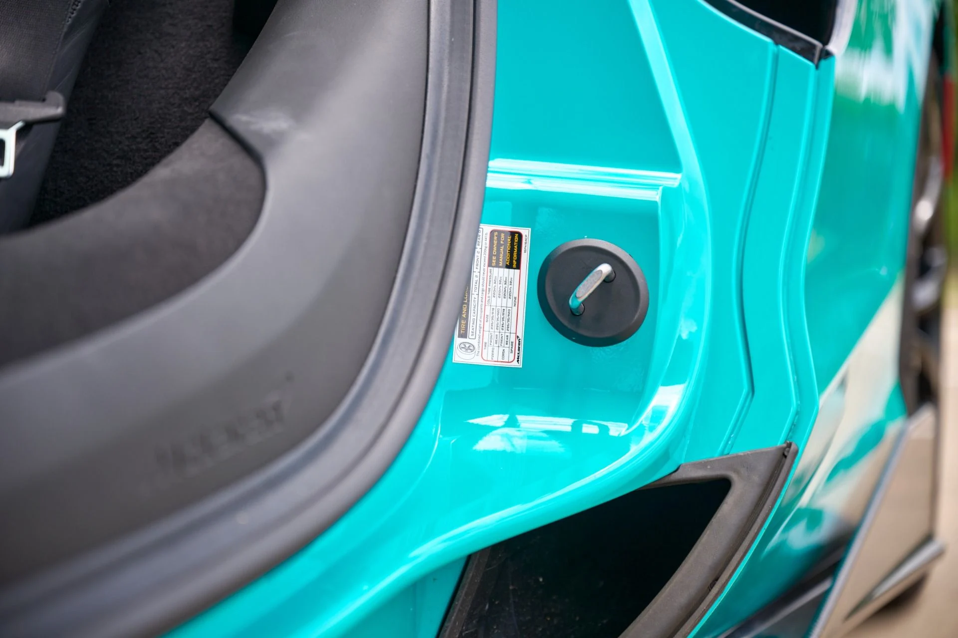 mph045_4279647973_Used_2025_Mc_Laren_Artura_Spider_1779138981_47d46bb031