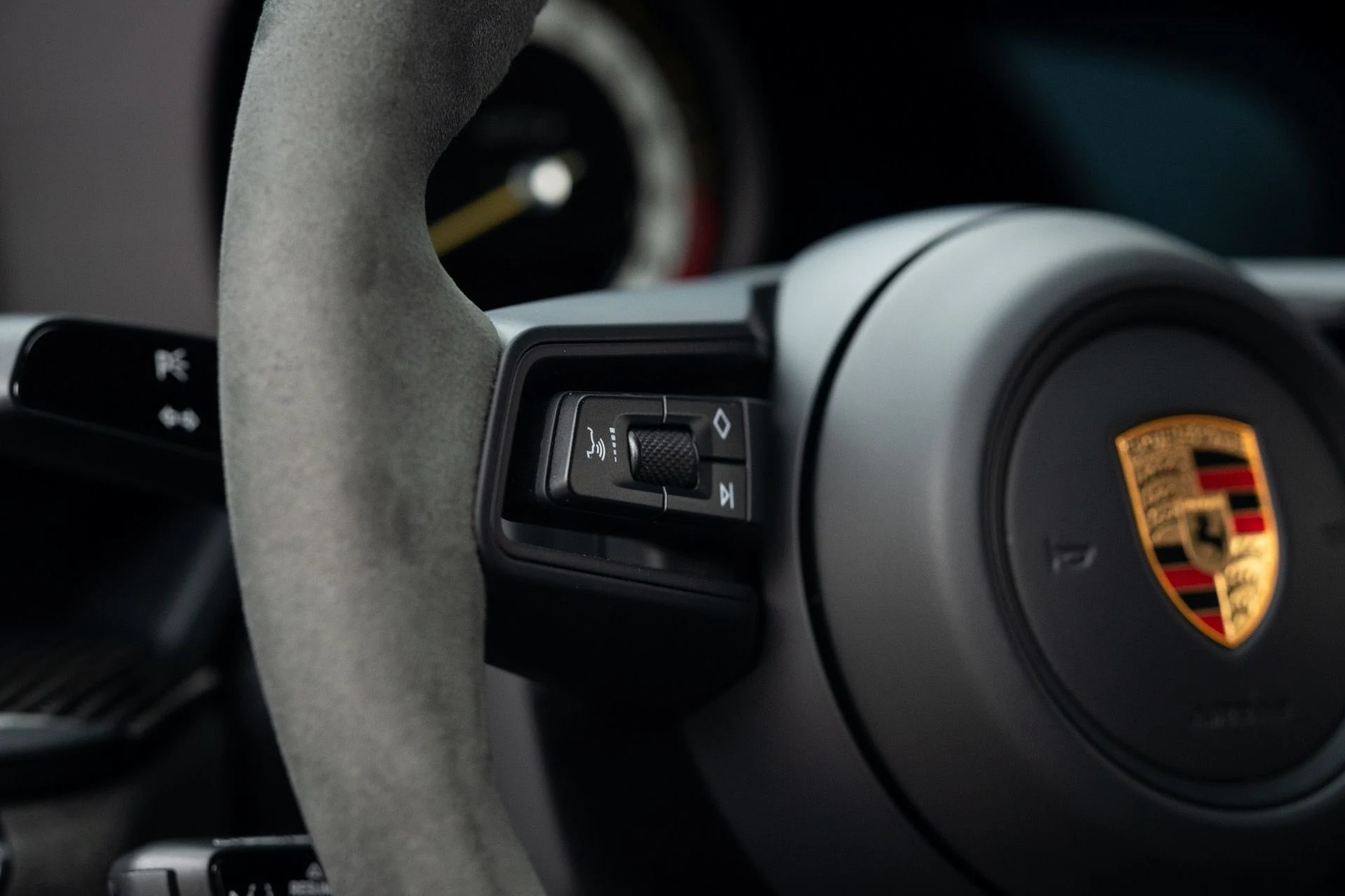 mph045_440352515_Used_2024_Porsche_911_GT_3_1768339122_c8ee3decbb