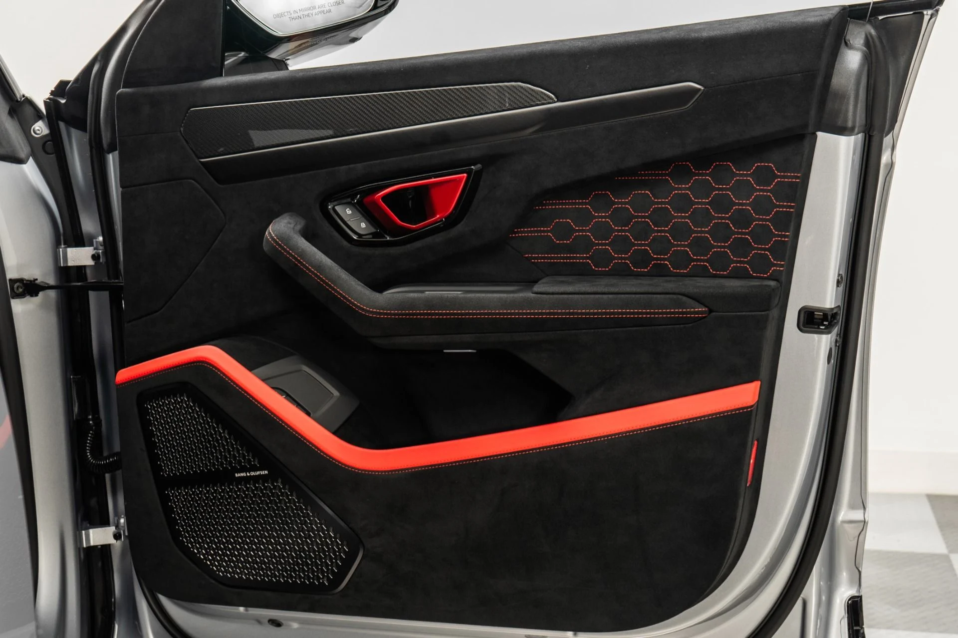 mph045_458557256_Used_2024_Lamborghini_Urus_Performante_657_Hp_ADAS_package_Carbon_Fiber_Trim_1768936745_ab962b0327