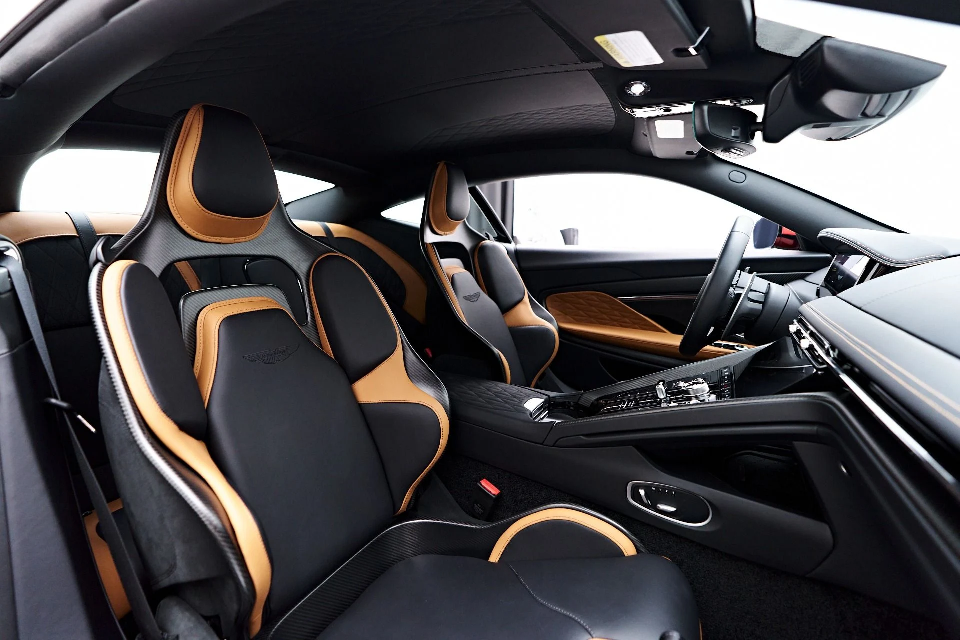 mph045_461684547_Used_2024_Aston_Martin_DB_12_1756329442_0dadd26b8a