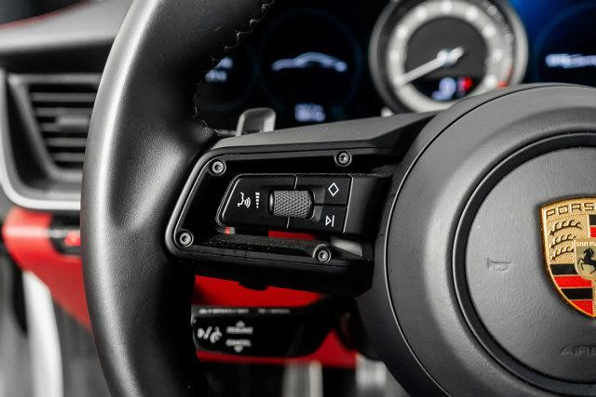 mph045_485373542_lh_TTT_Gv0_1_Hp_7j_Uar_AI_mkezws_7708c0b7fe