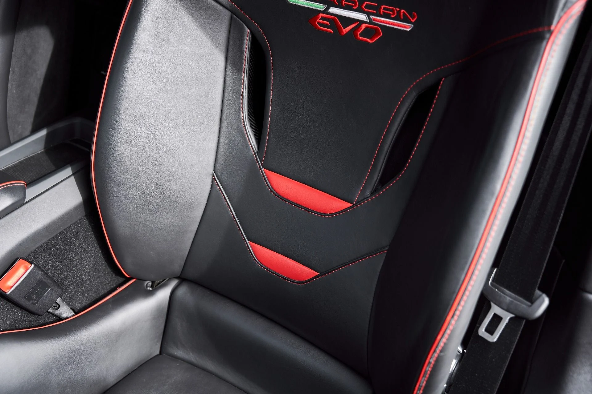 mph045_543500281_Used_2020_Lamborghini_Huracan_EVO_1768438635_c875261e12