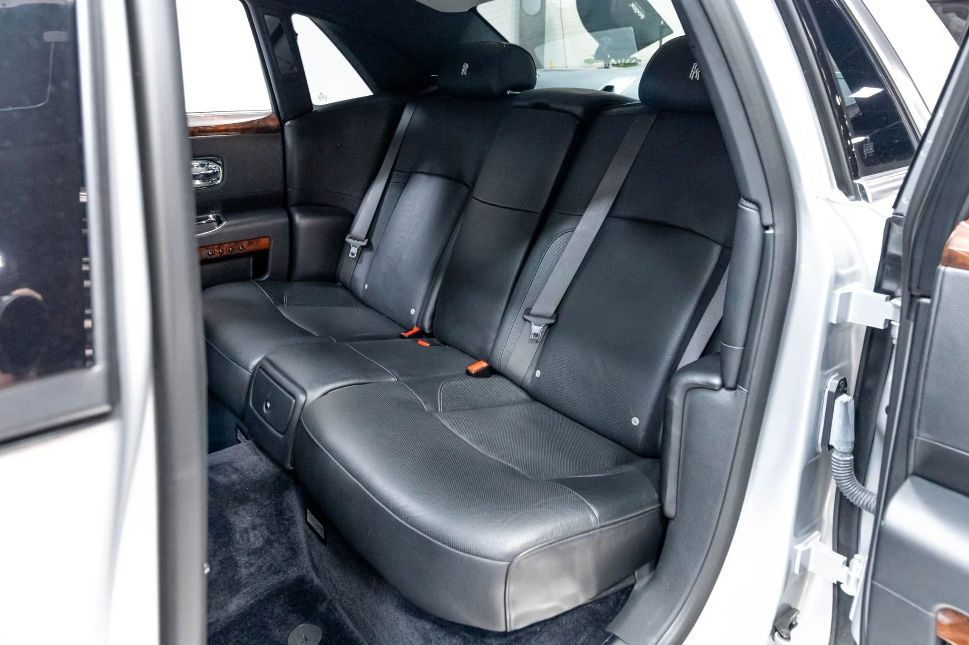 mph045_549519167_Used_2012_Rolls_Royce_Ghost_1778014622_c79ecedf78