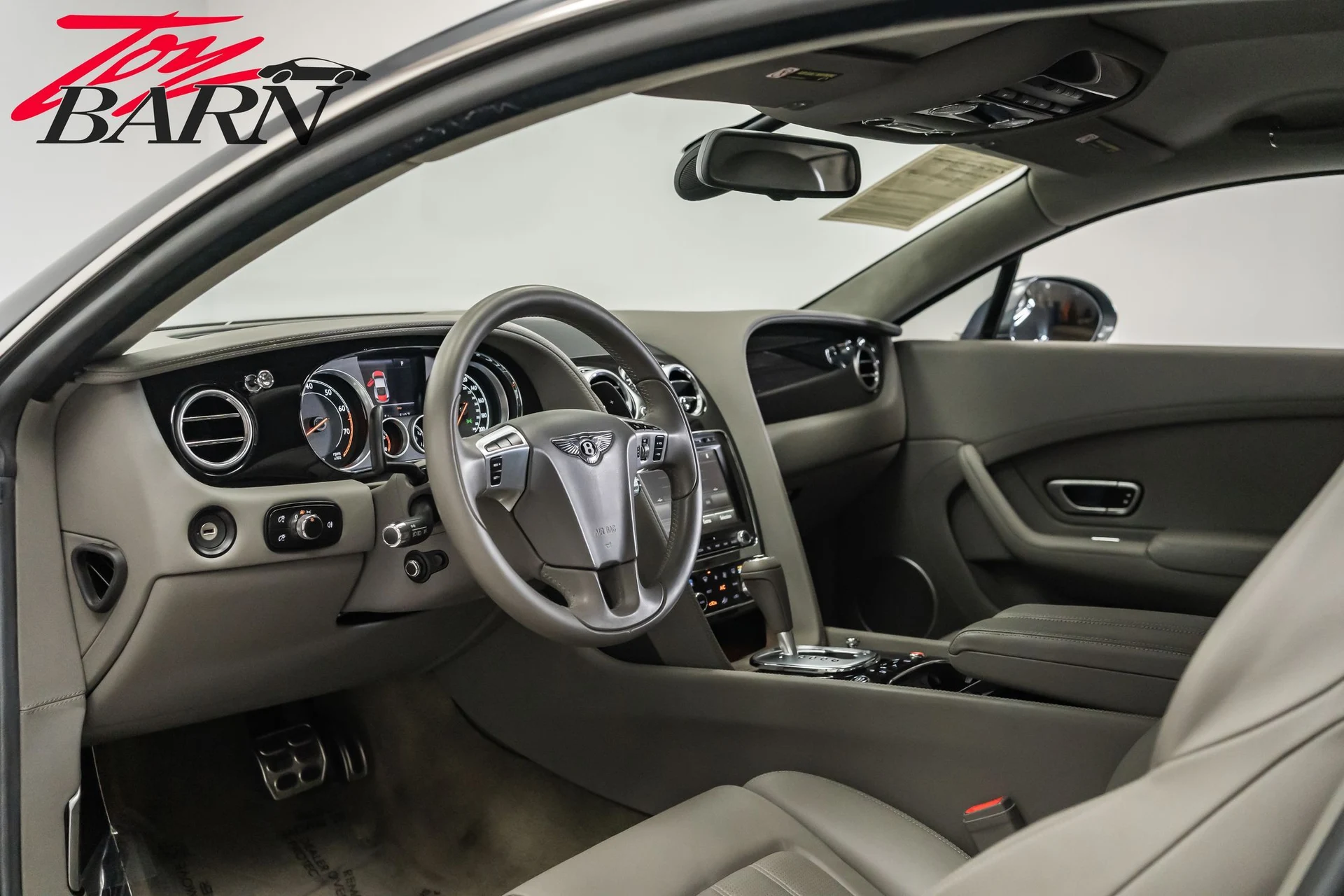 mph045_558299275_b061bf88fb25d0d184fe6fbadb8210dex_2fb4c33437