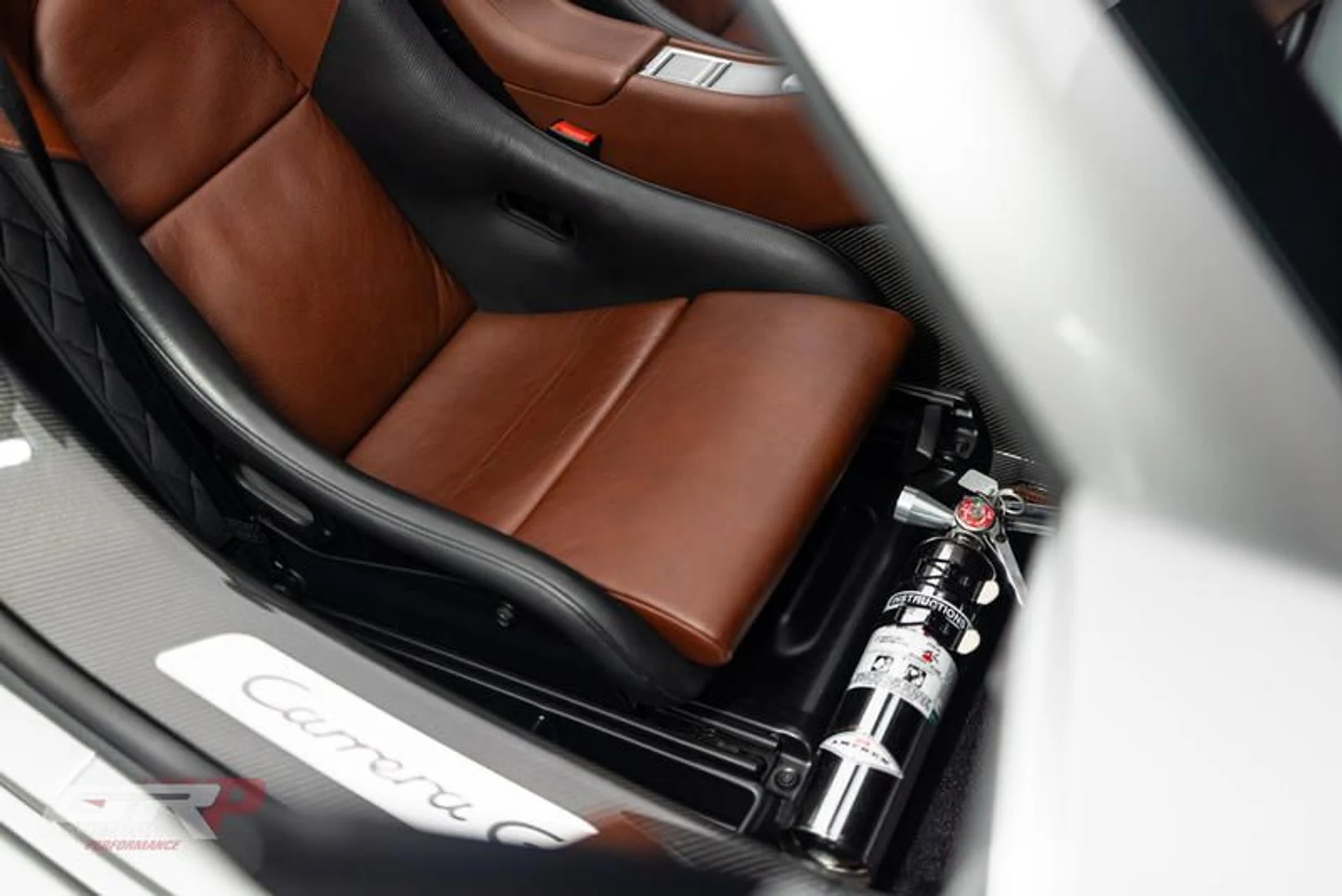 mph045_562809757_E6_F4_E9_A6_2446_40_B8_BADE_FD_8_EEB_4_B81_DD_04b89f6055