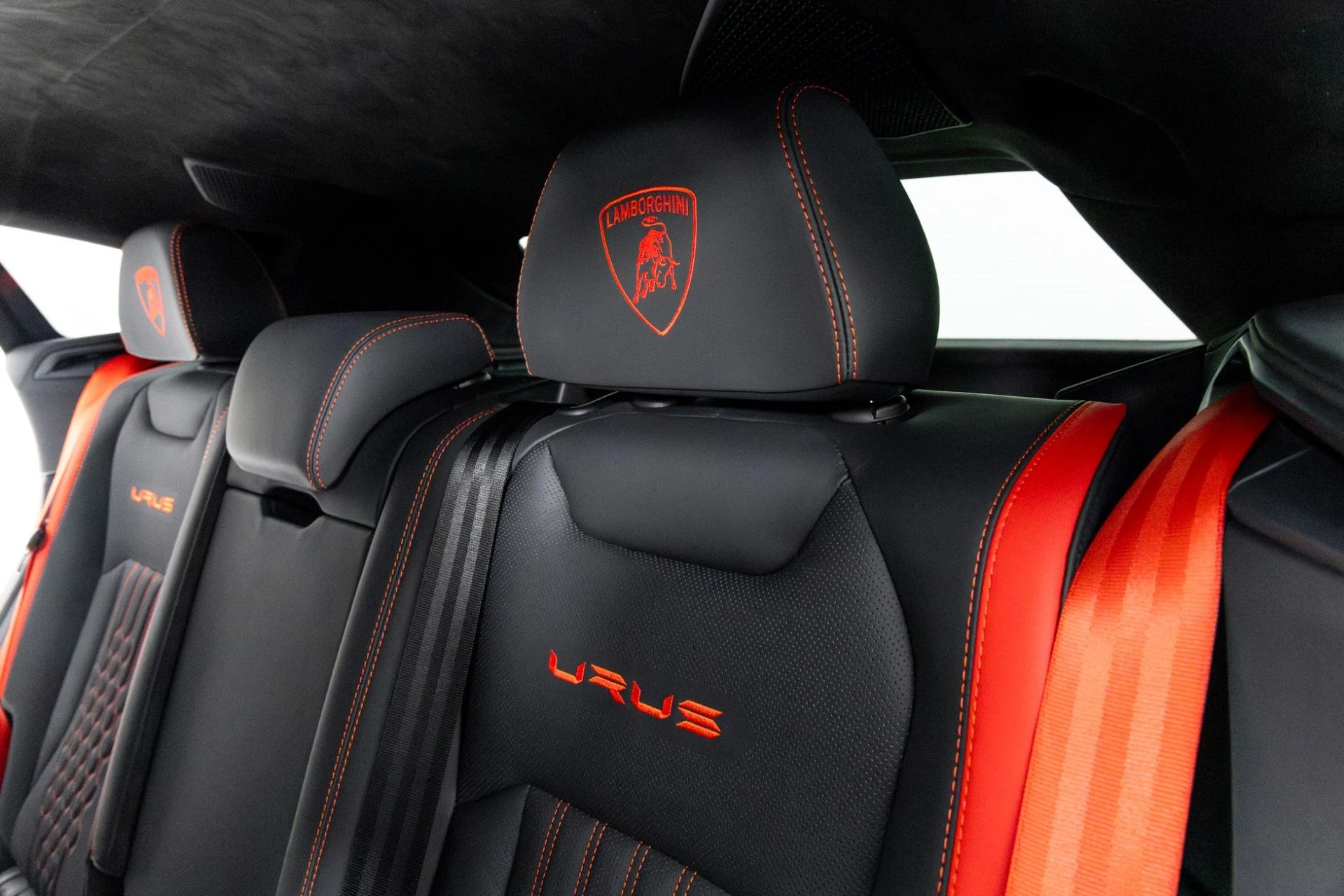 mph045_575530573_Used_2024_Lamborghini_Urus_S_1765302061_d60bb91cda