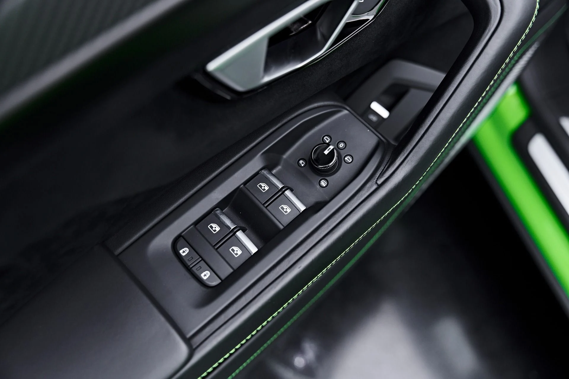 mph045_615108067_Used_2023_Lamborghini_Urus_Performante_1790376326_b513767572