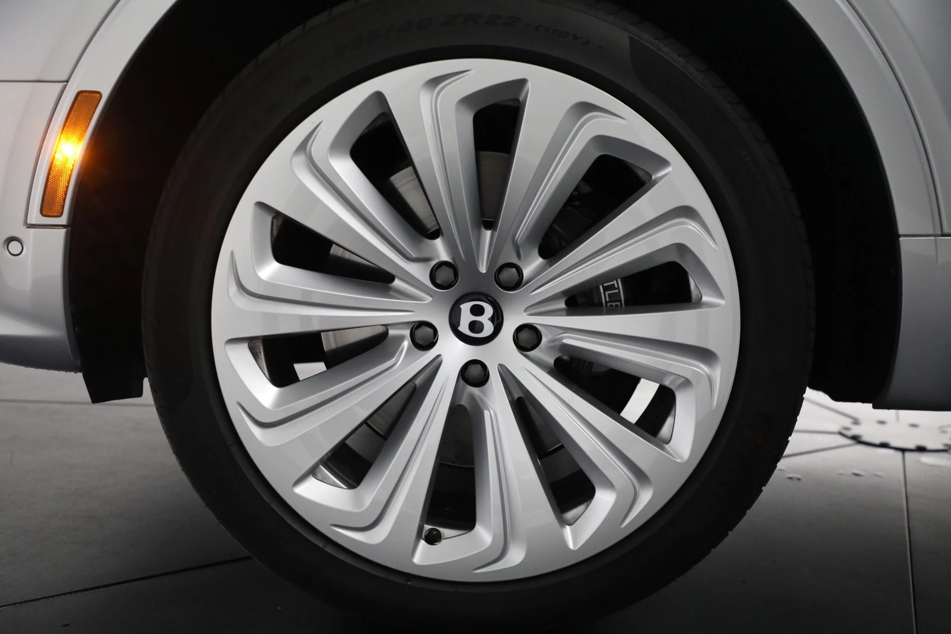 mph045_623194614_Used_2021_Bentley_Bentayga_V8_8394397abc