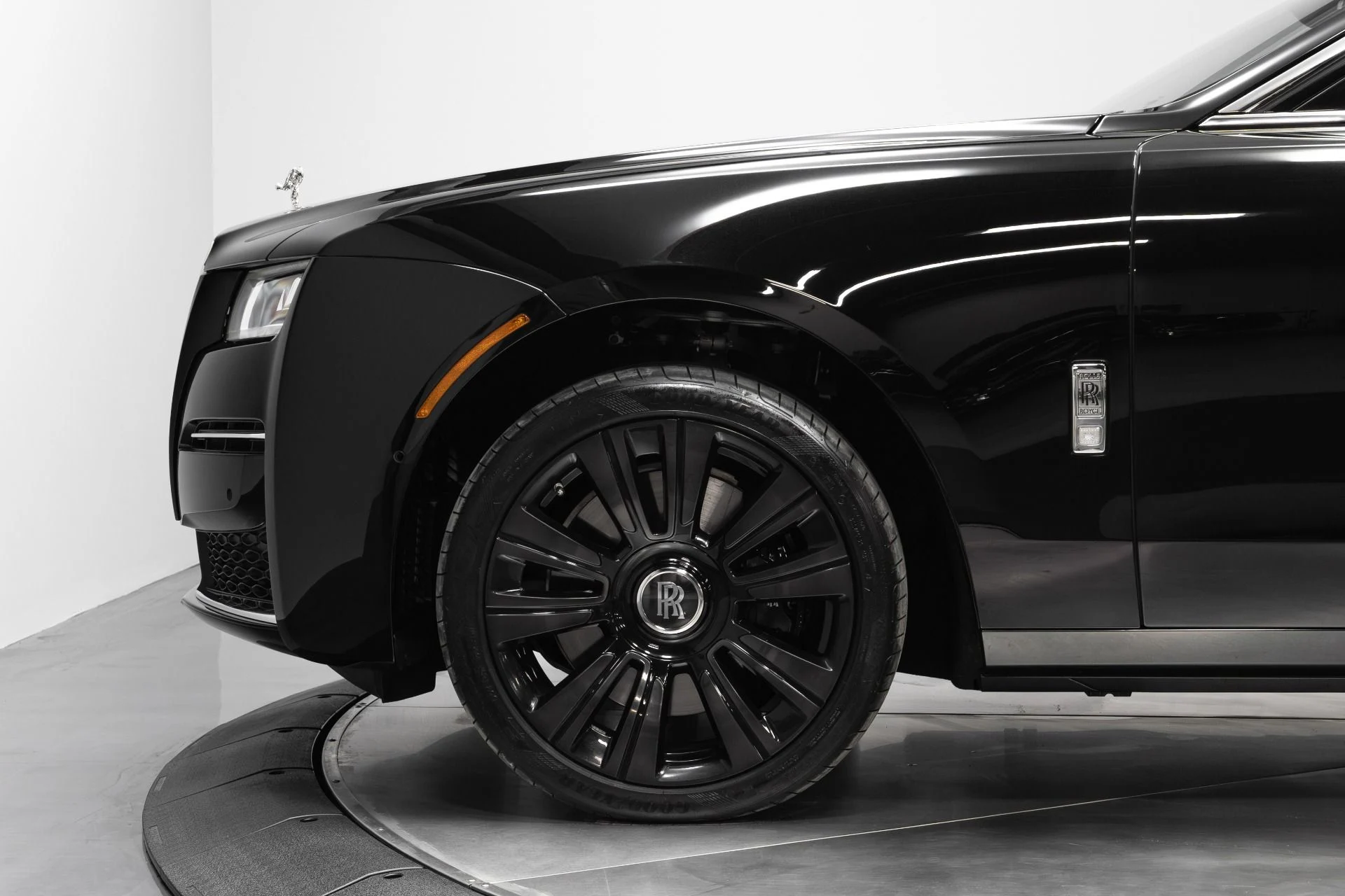 mph045_625545921_Used_2022_Rolls_Royce_Ghost_1767138760_568dce8670