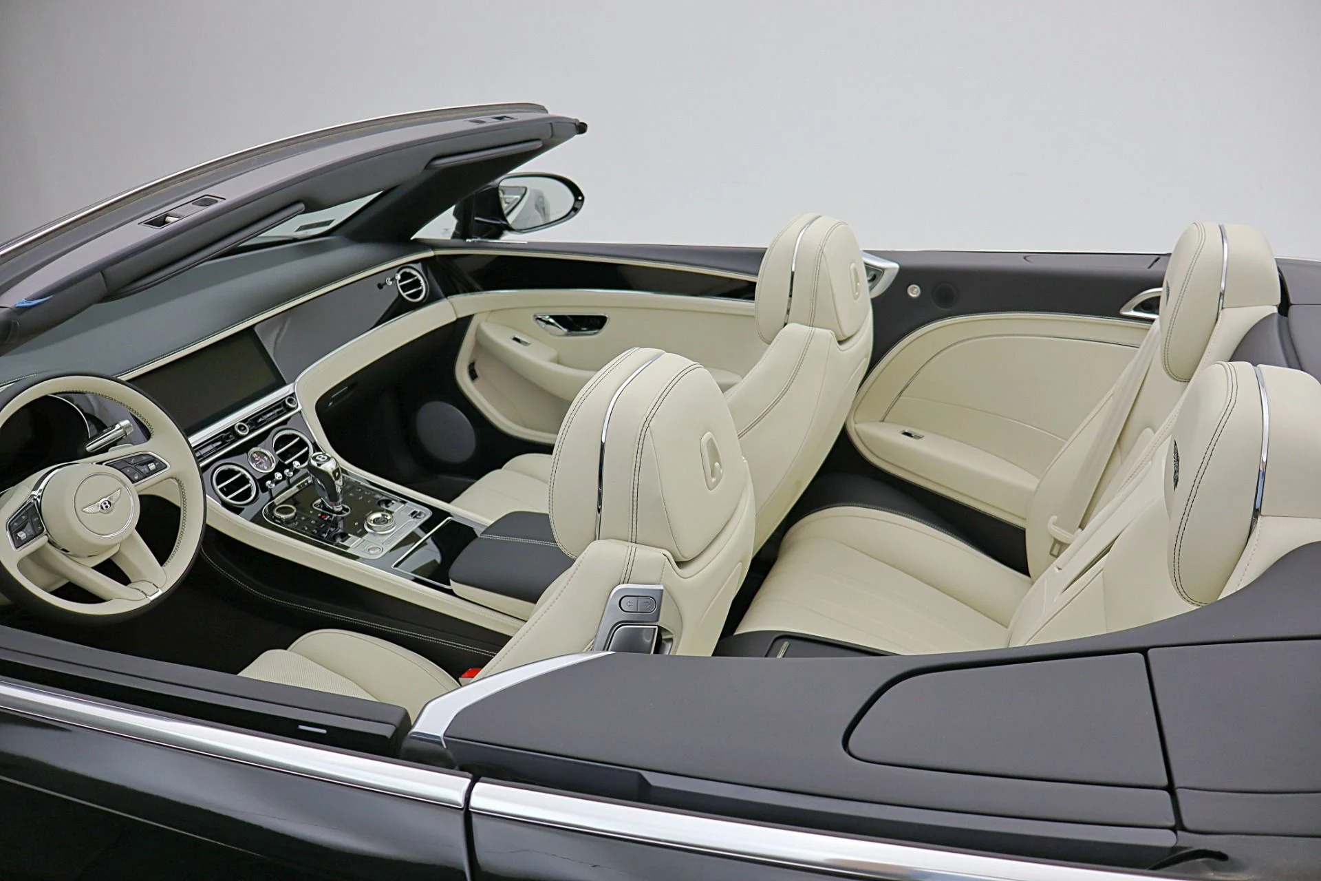 mph045_674620157_New_2026_Bentley_Continental_GTC_0c0c578350