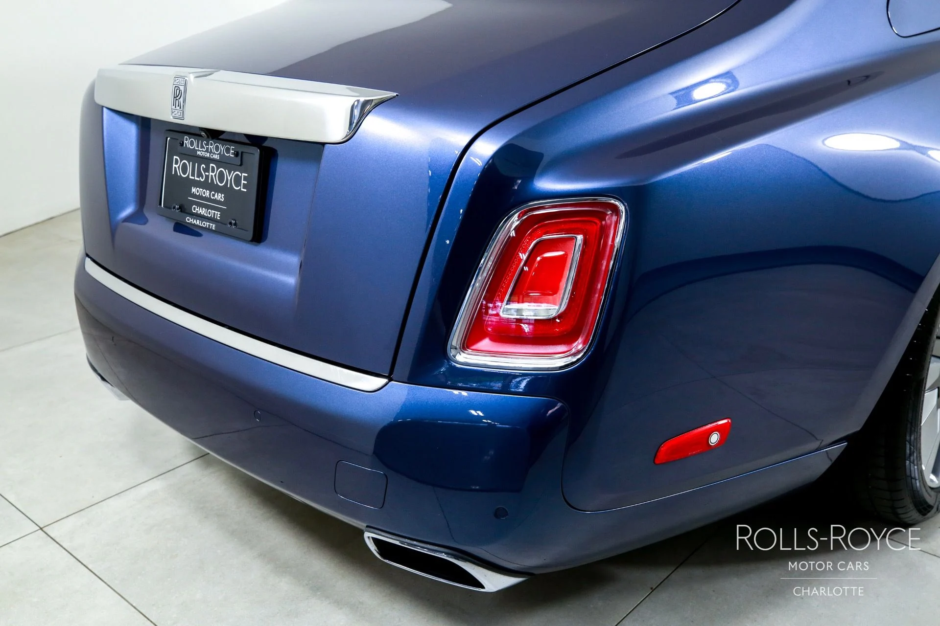 mph045_682984643_Used_2019_Rolls_Royce_Phantom_1757714509_e0e8adcbc8