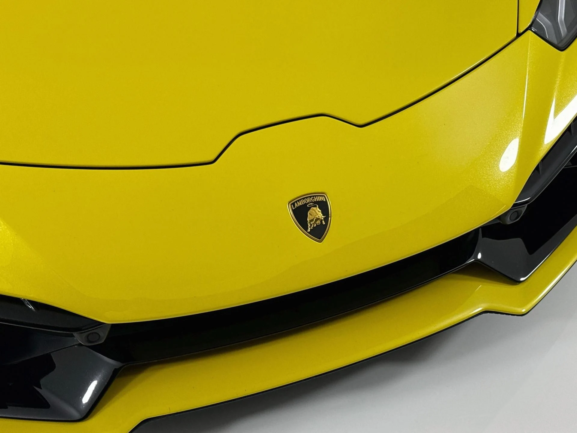 mph045_698747180_Used_2023_Lamborghini_Huracan_Tecnica_1793401532_4d2651c80c