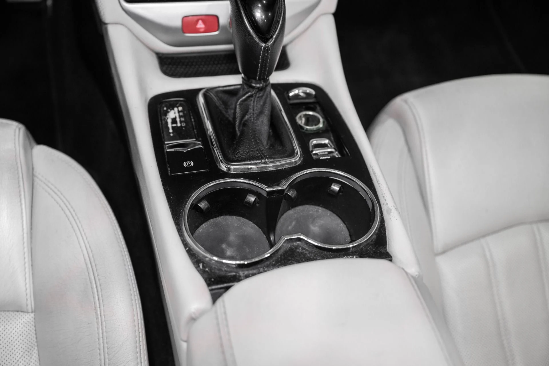 mph045_717392060_Used_2012_Maserati_Gran_Turismo_1779160431_dff30397f0