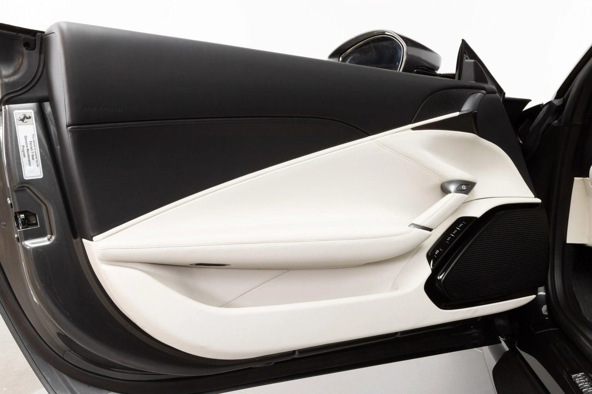 mph045_727796173_Used_2024_Ferrari_Roma_Spider_1777367381_f2905552f5