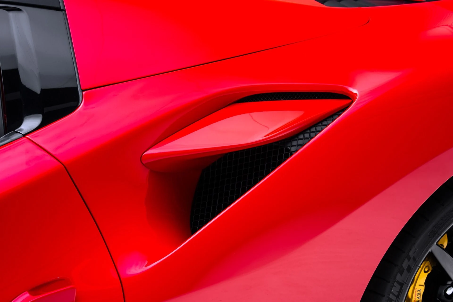 mph045_742477187_Used_2022_Ferrari_F8_Spider_1772060446_a7afeddcda