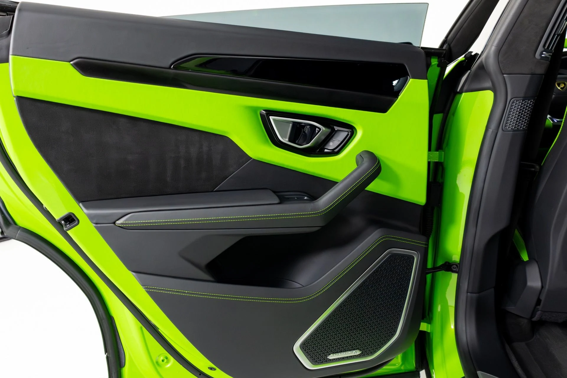 mph045_742504897_Used_2023_Lamborghini_Urus_S_1769555052_f9a6ae76bc