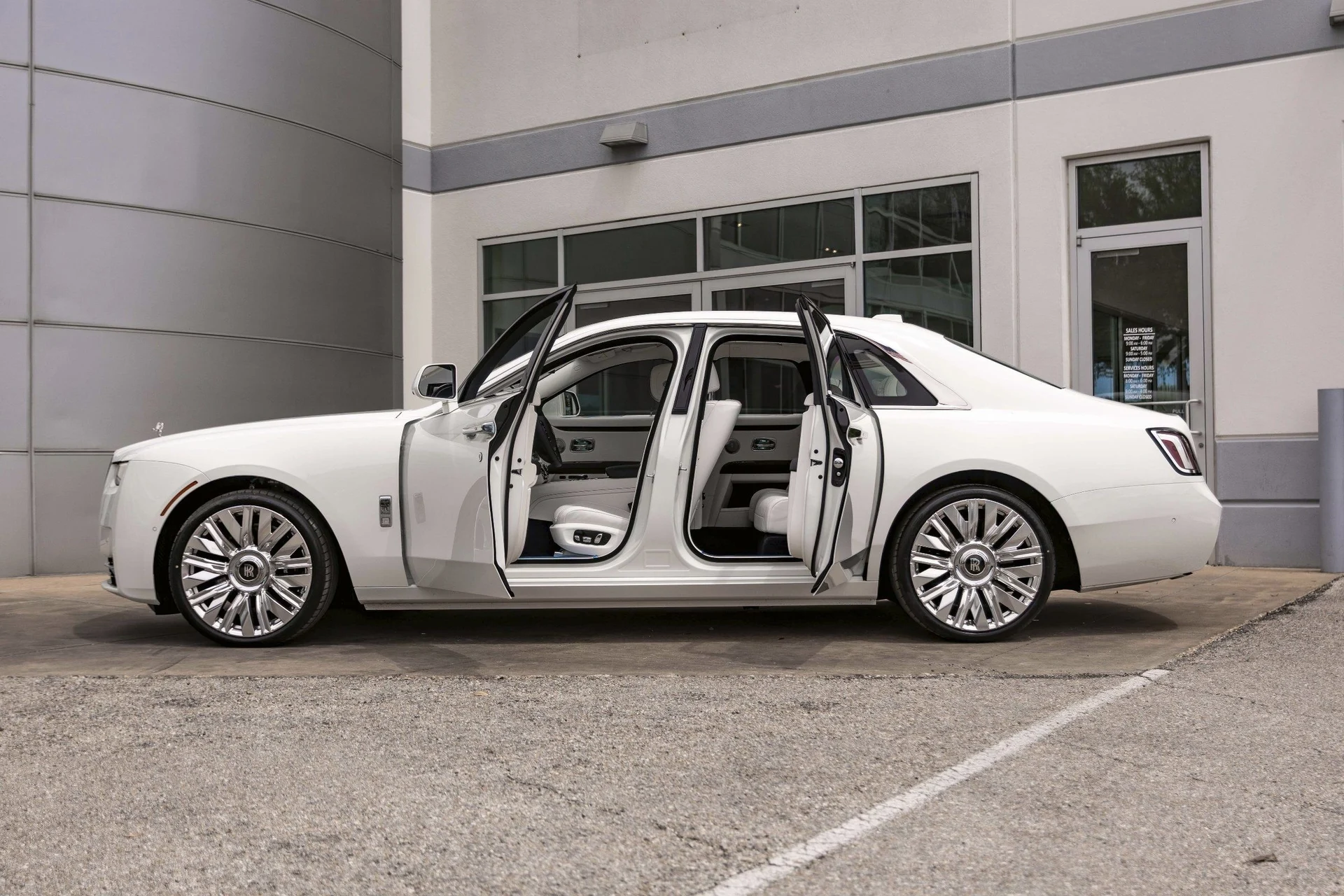mph045_746039373_Hi_Tech_Luxury_Imports_LLC_SCA_13_GZ_09_TU_235637_image_45_611d1c7f17